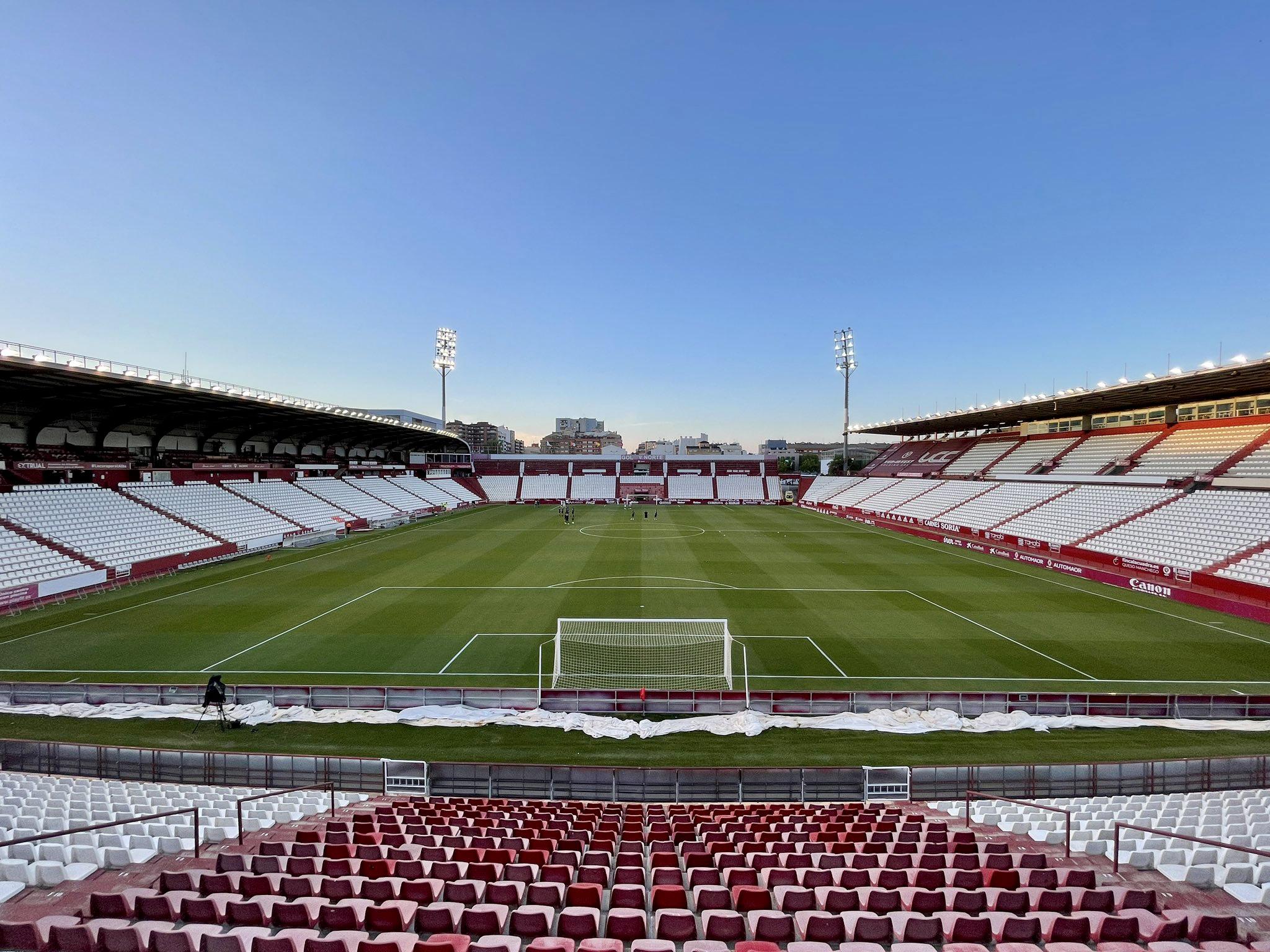 El Estadio Carlos Belmonte celebra su 61 cumpleaños | 5 más el descuento