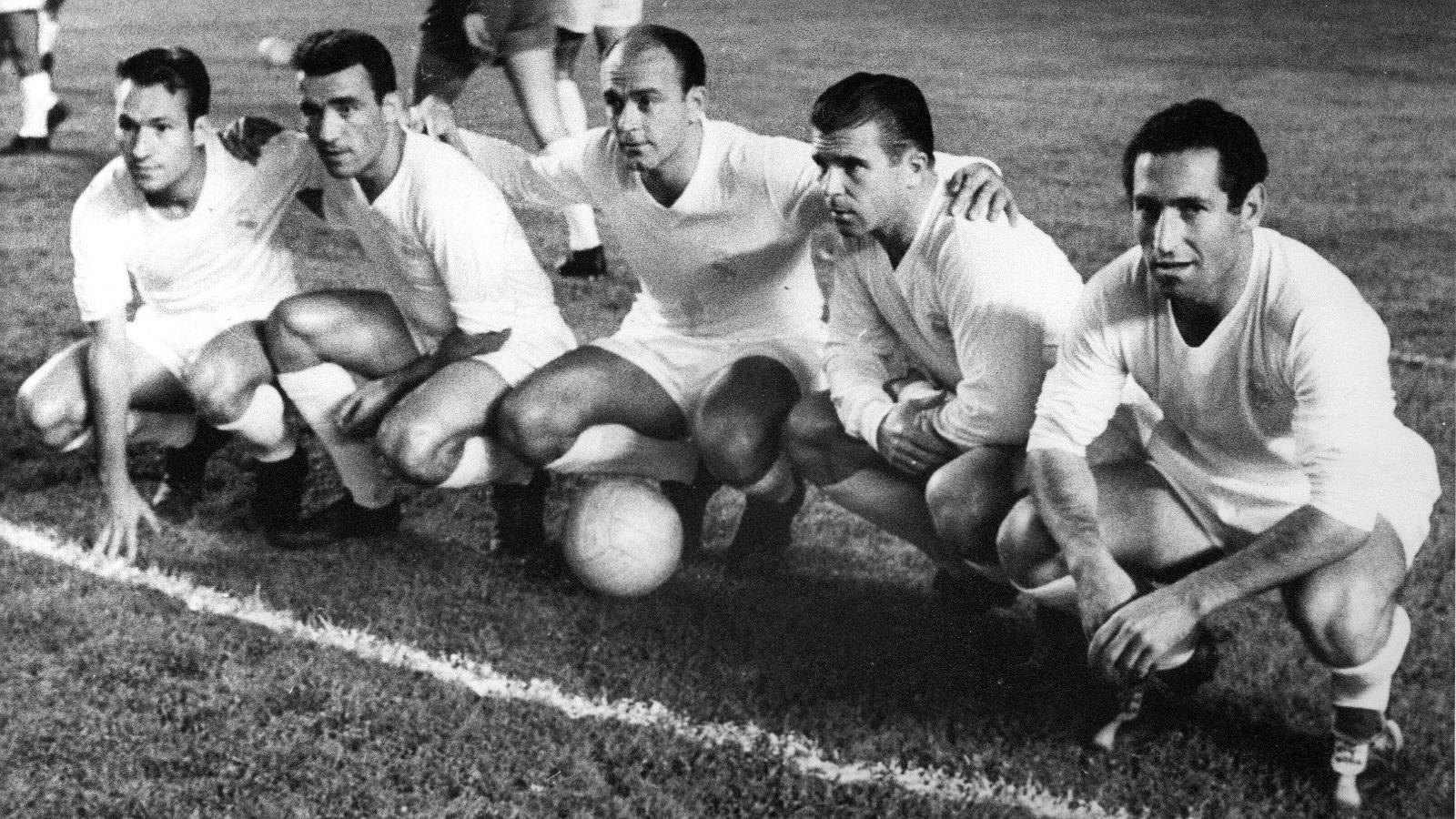 1958 (CA.) Luxury forward for Real Madrid, with Di Stéfano, Gento and Puskas. Credit: Album / Archivo ABC / Albero y Segovia