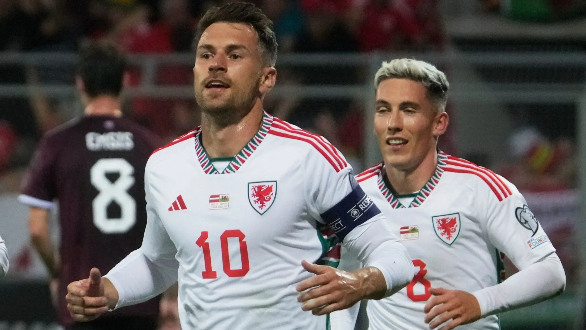 Ảnh ghép Aaron Ramsey trong màu áo Cardiff City và các CLB khác - sự trở lại đầy cảm xúc