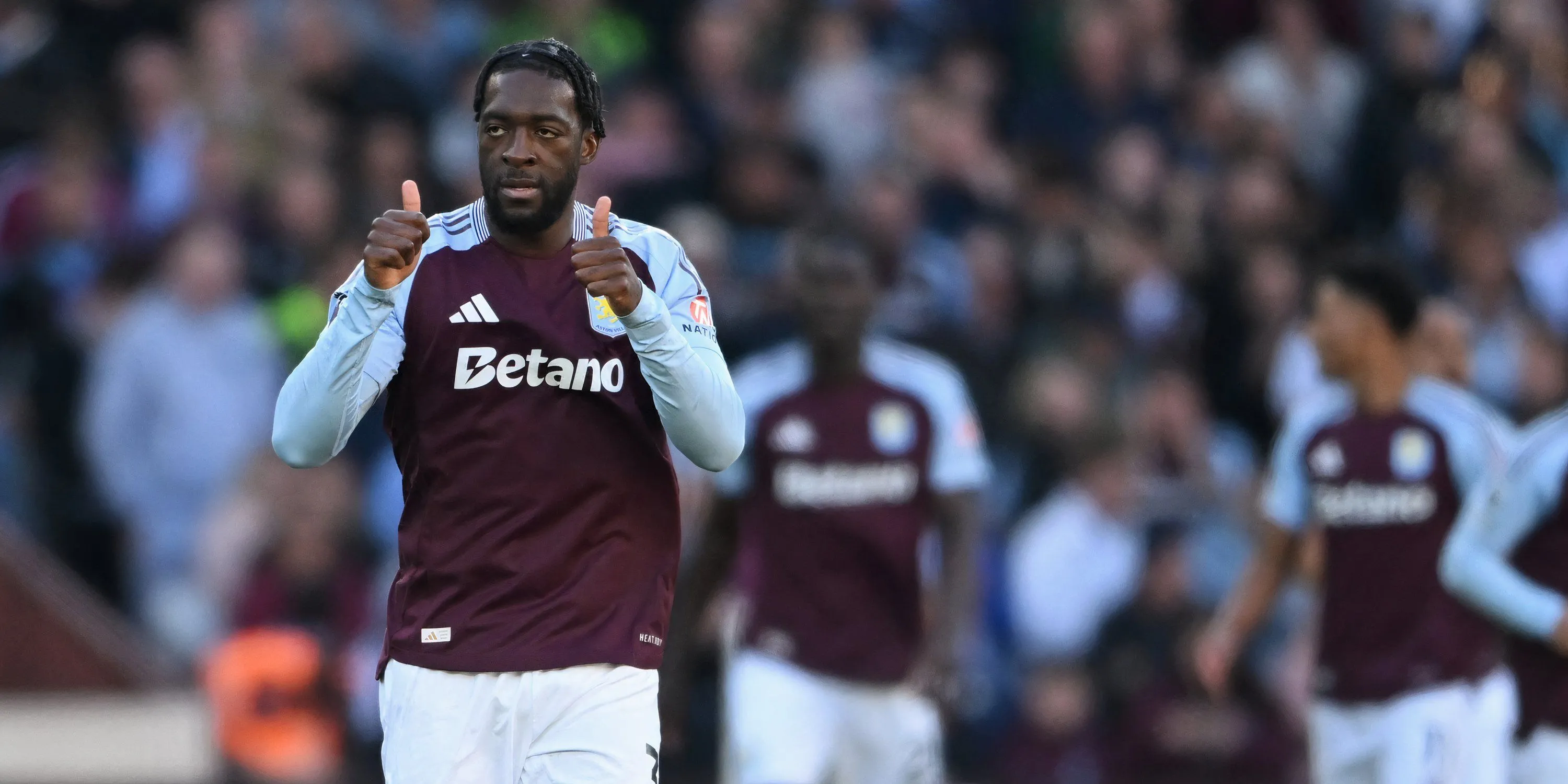 Axel Disasi trong màu áo Aston Villa tại Premier League
