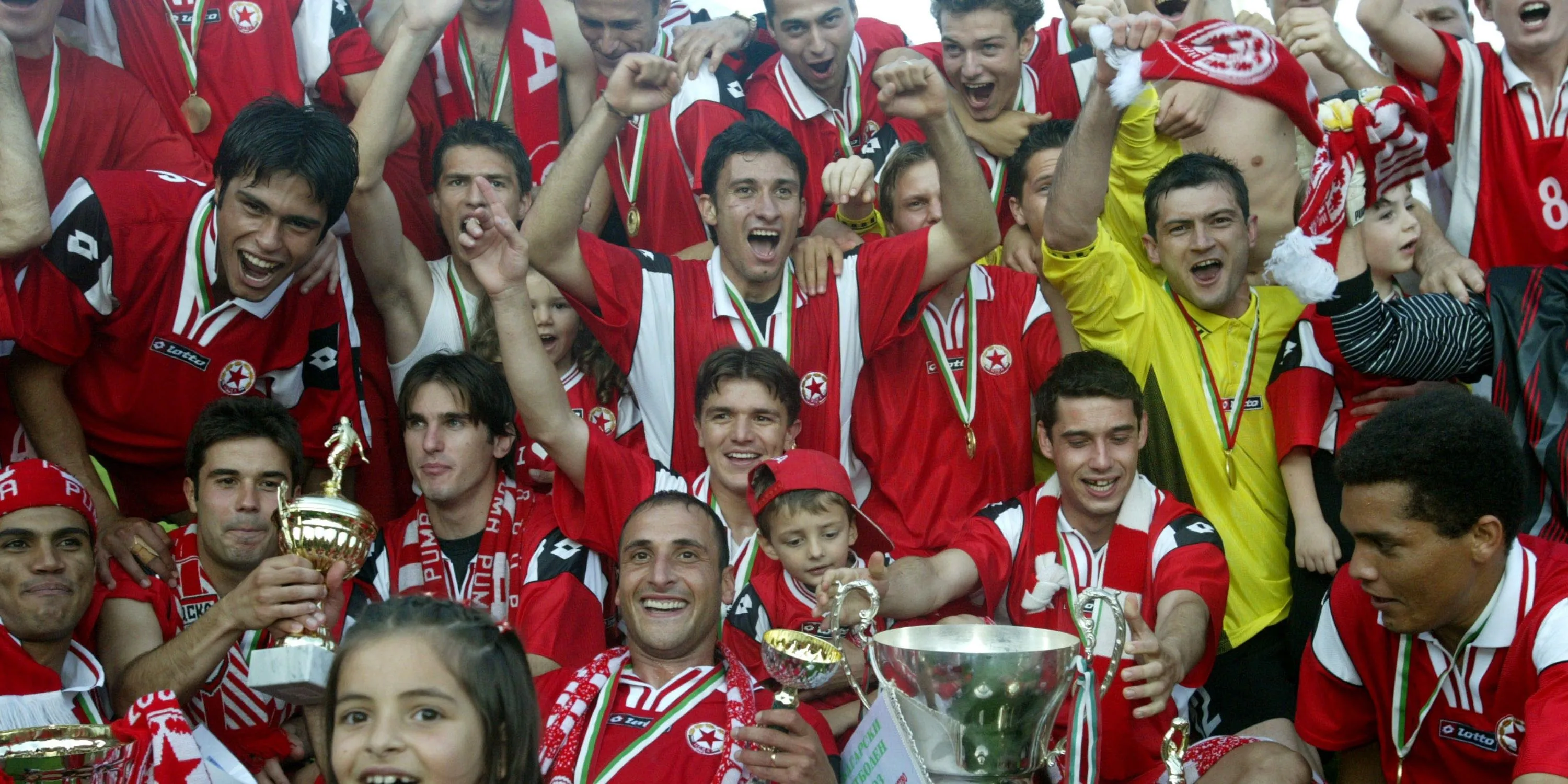 Các cầu thủ CSKA Sofia ăn mừng chiến thắng giải VĐQG Bulgaria