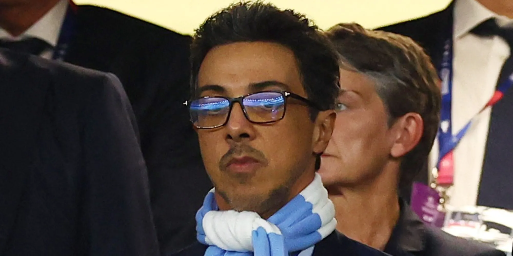 Chủ sở hữu Manchester City Sheikh Mansour bin Zayed Al Nahyan và các vấn đề tài chính