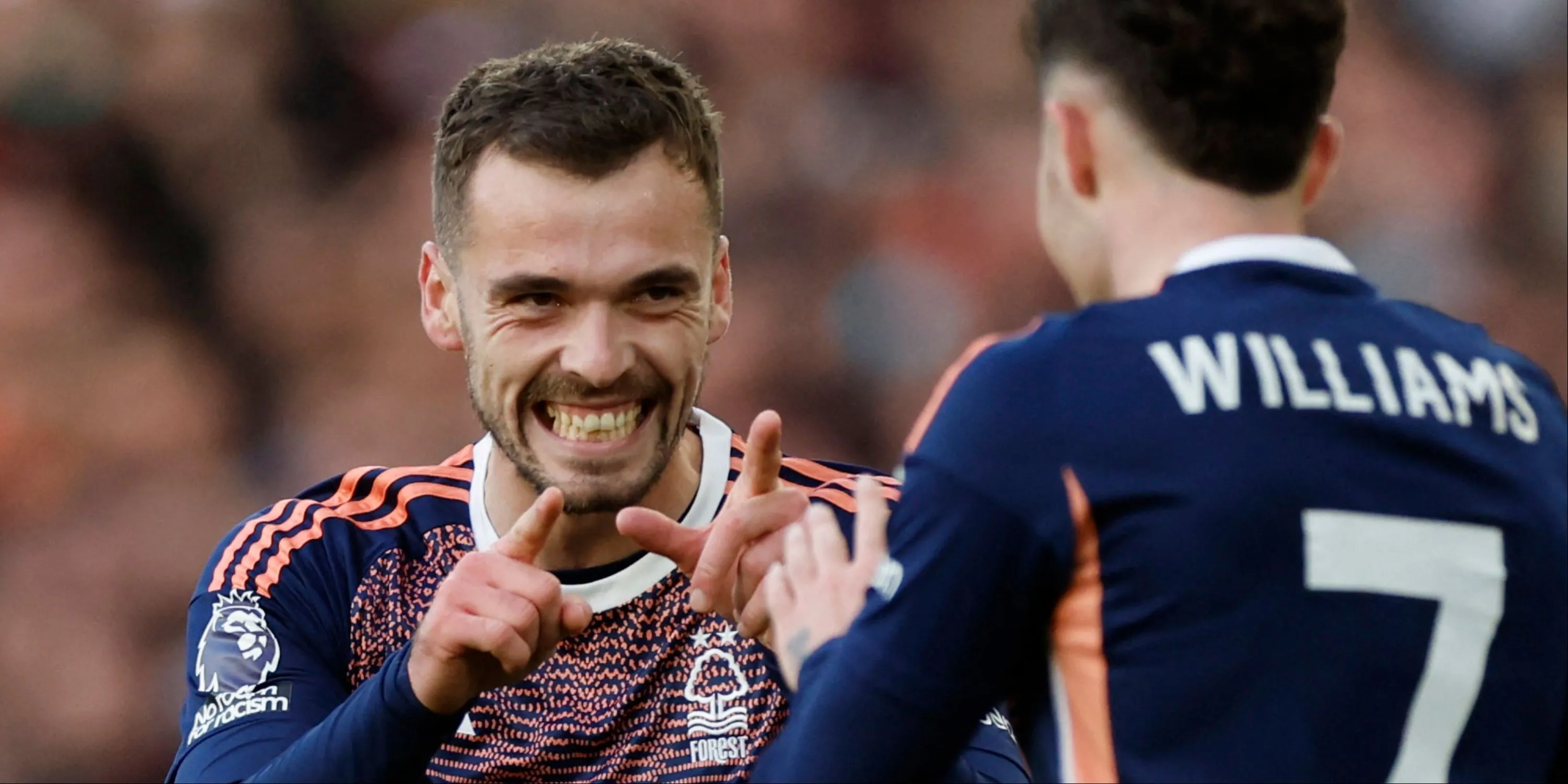 Hậu vệ Harry Toffolo của Nottingham Forest thi đấu tại Premier League