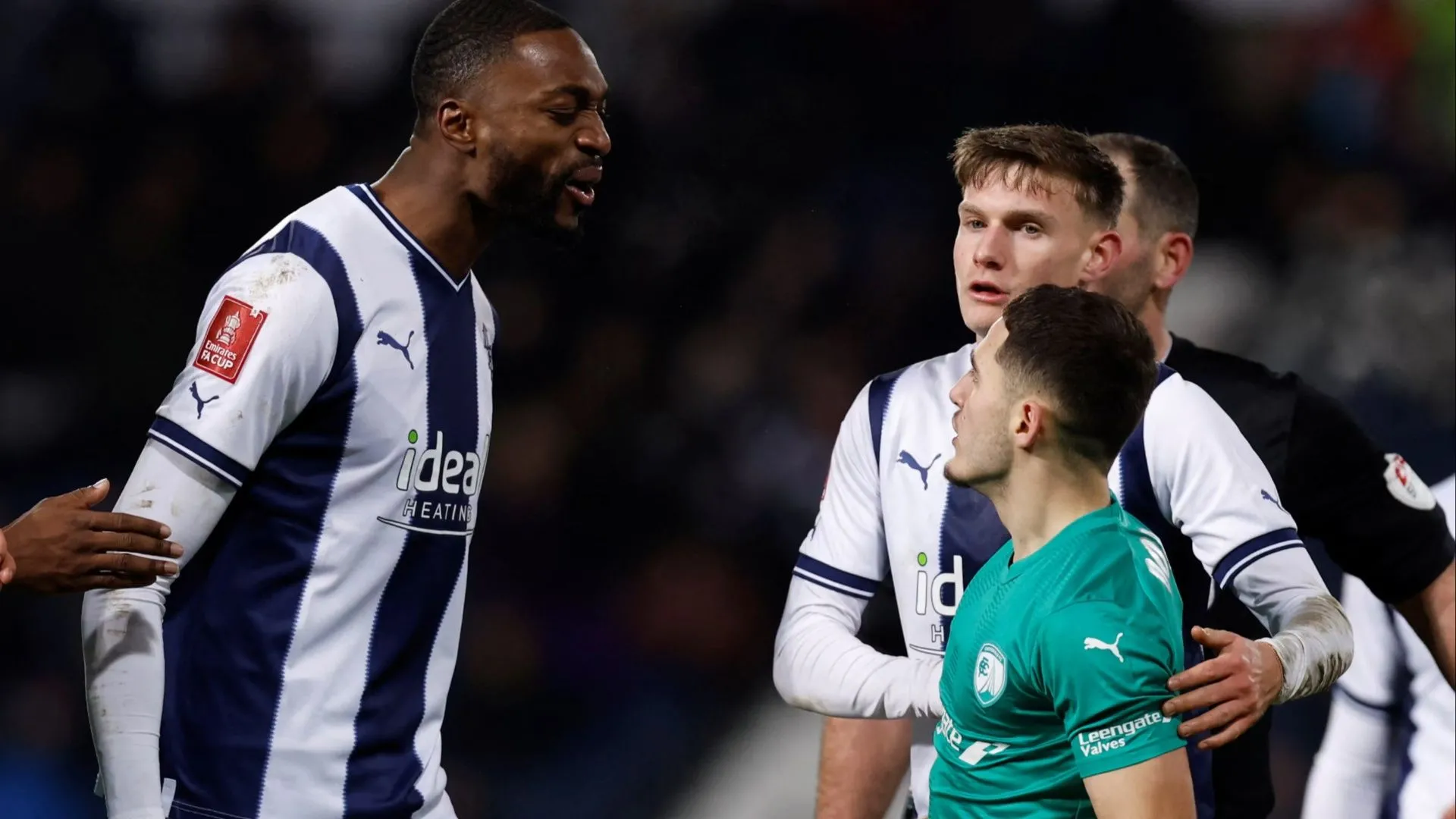 Hậu vệ Semi Ajayi trong màu áo West Bromwich Albion