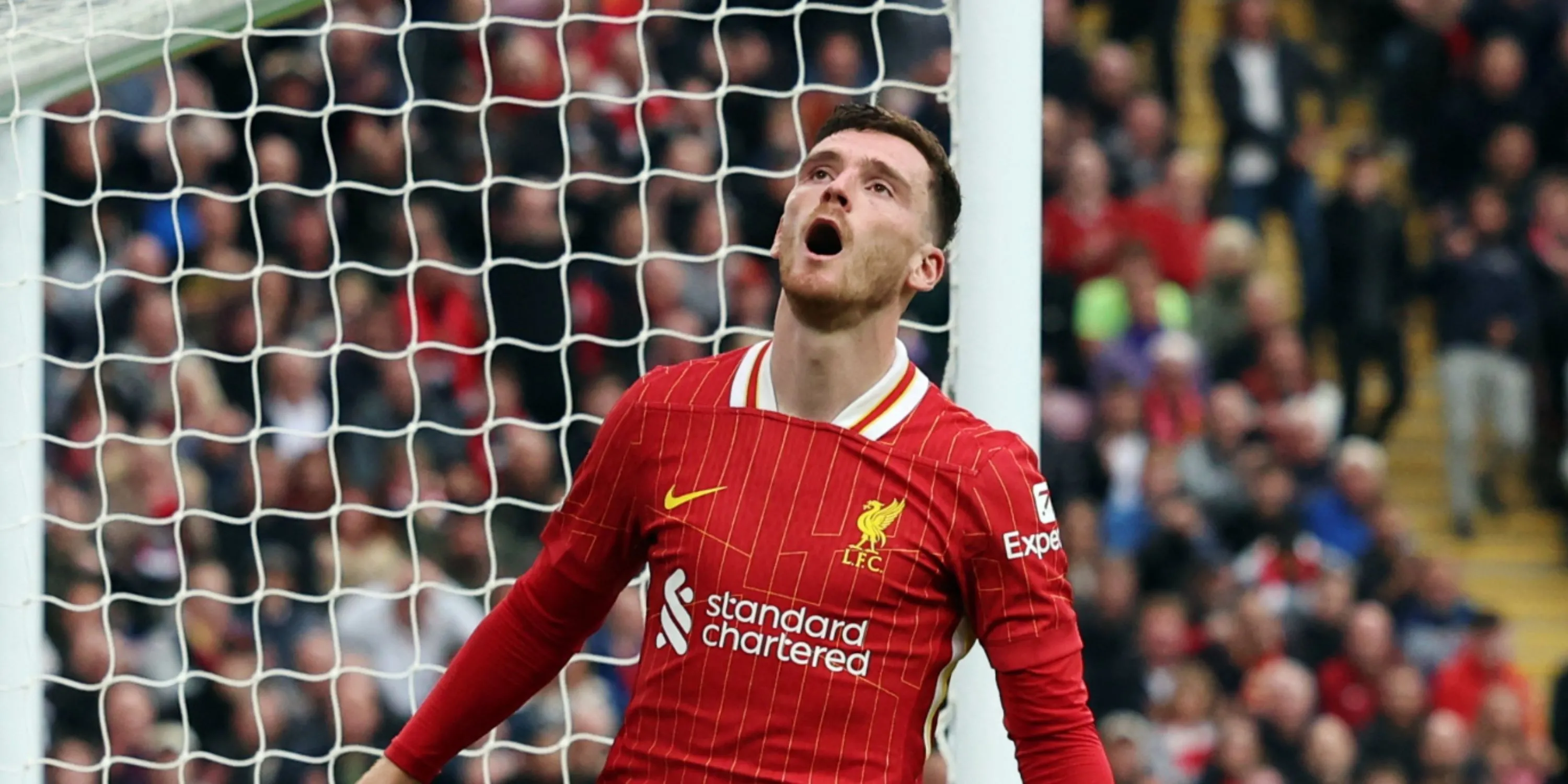 Hậu vệ trái Andrew Robertson của Liverpool đối mặt tương lai bất định