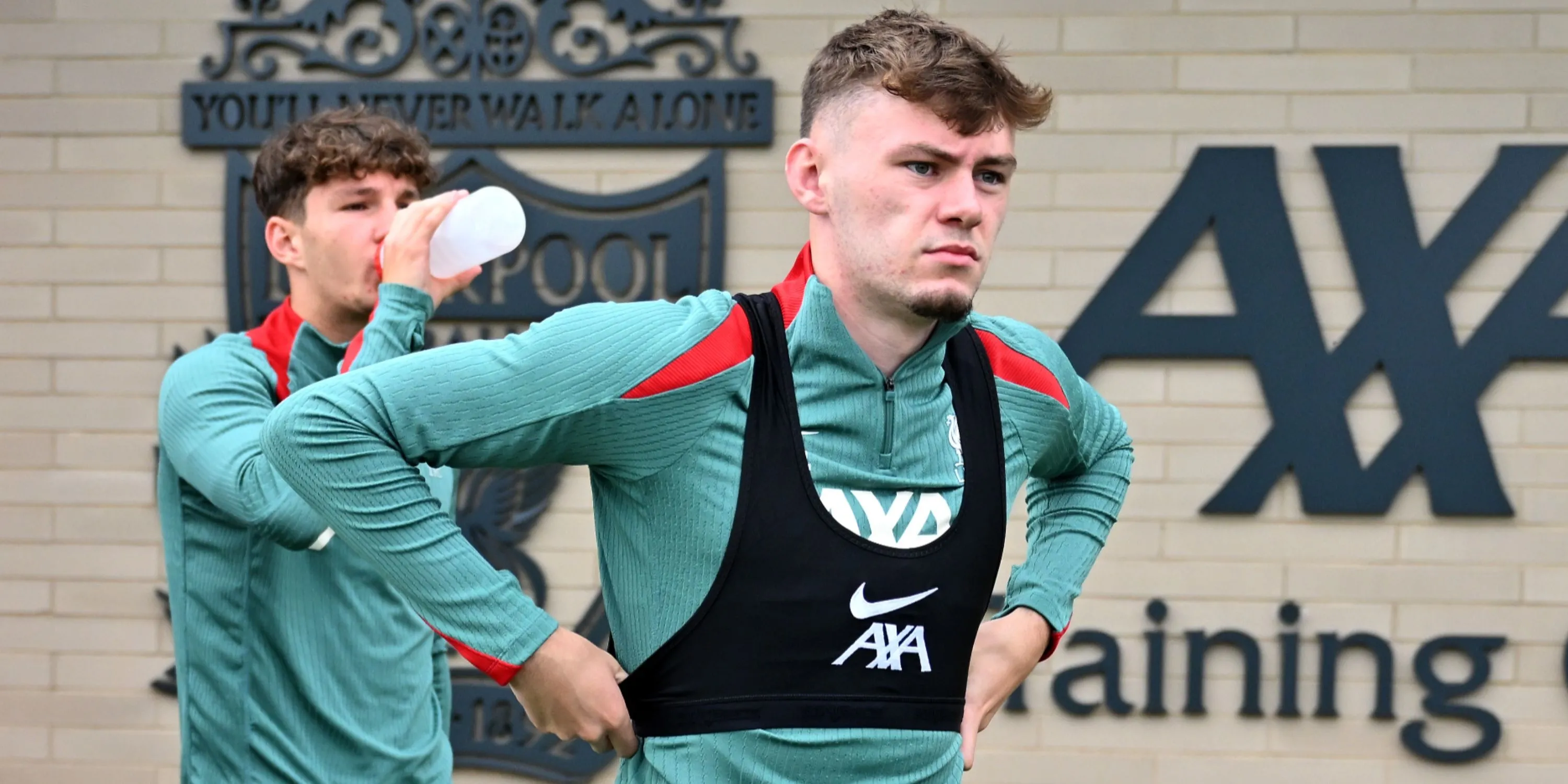 Hậu vệ trẻ Conor Bradley thi đấu cho Liverpool