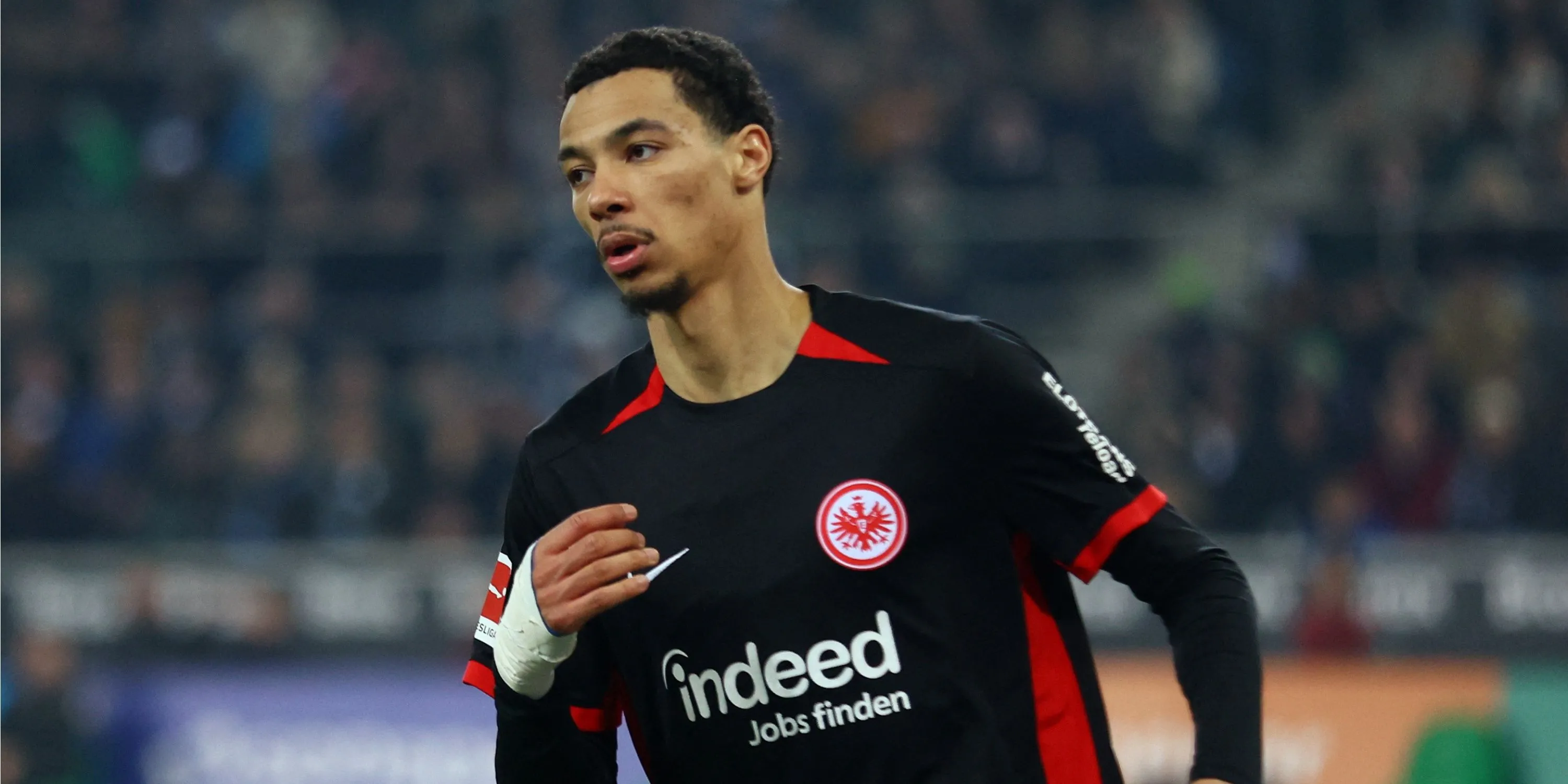 Hugo Ekitike trong màu áo Eintracht Frankfurt, mục tiêu tiền đạo của Liverpool