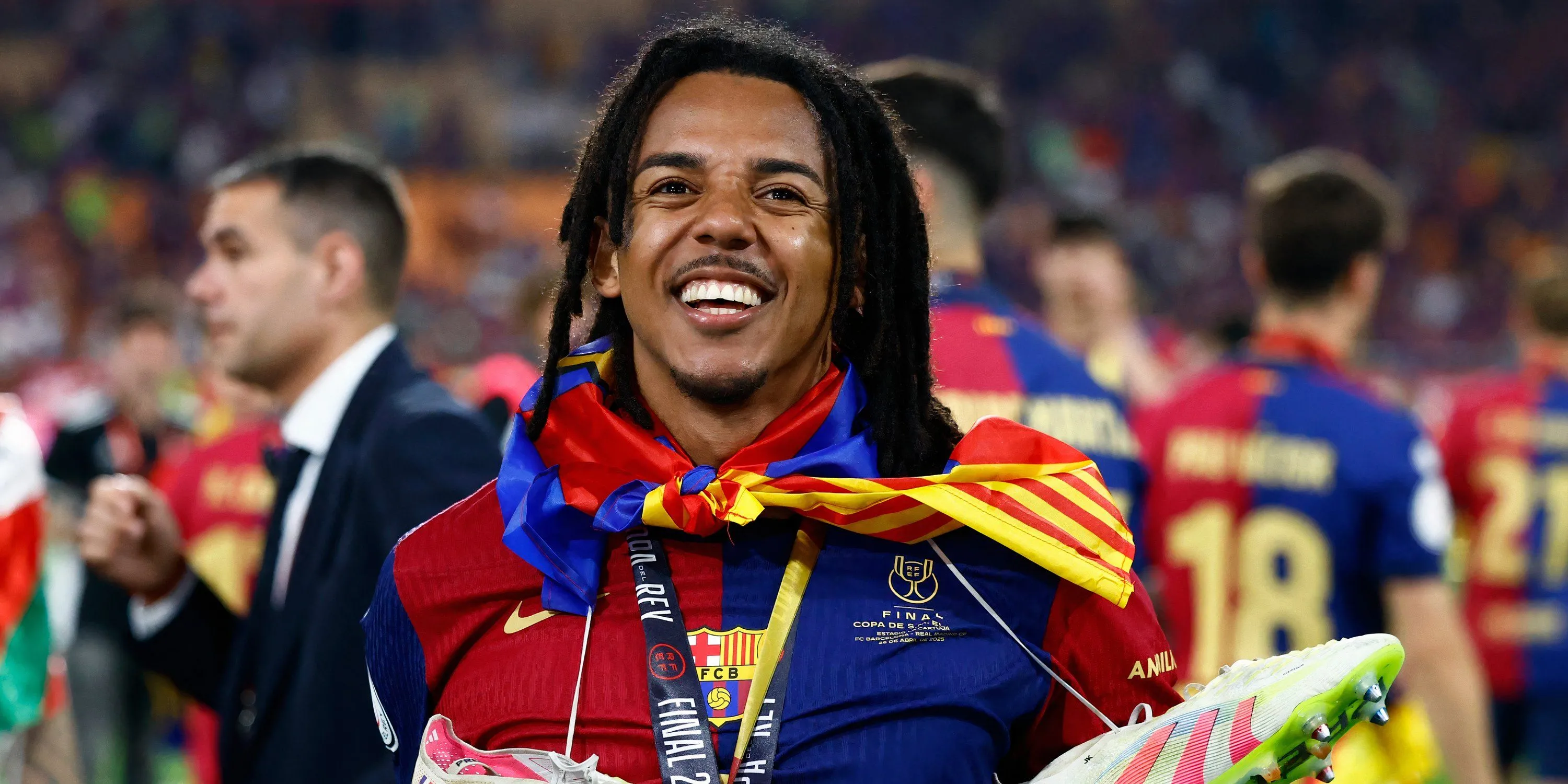 Jules Kounde của Barcelona trong trận đấu