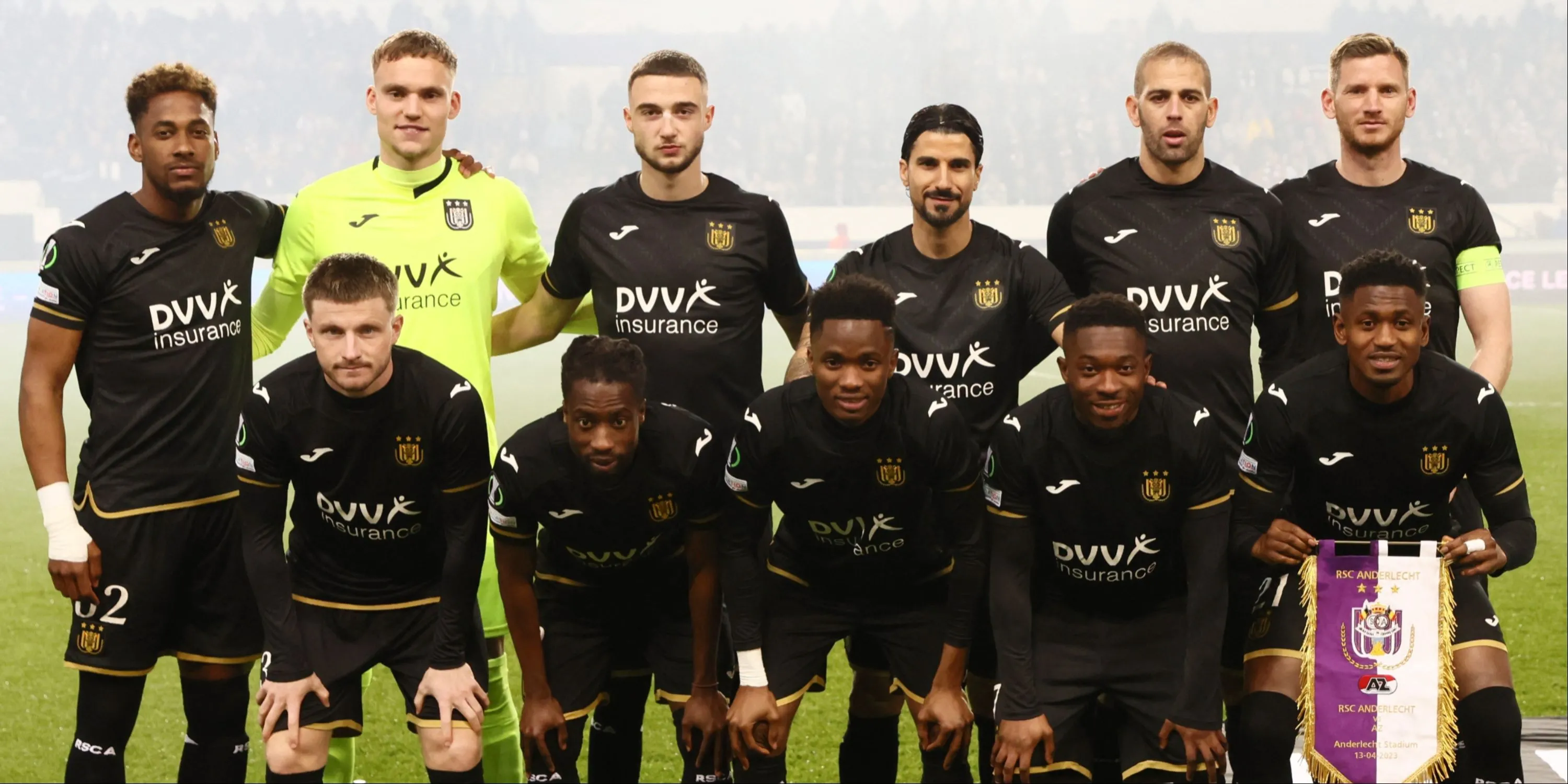 Logo và màu sắc tím trắng truyền thống của CLB Anderlecht Bỉ