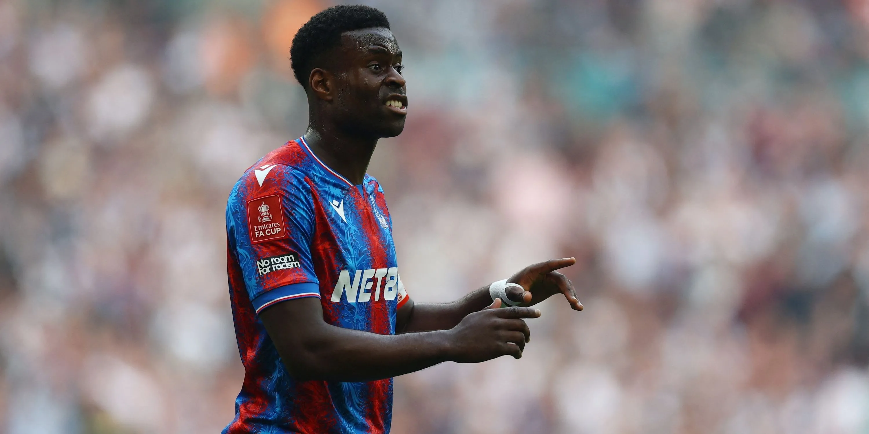 Marc Guehi, trung vệ Crystal Palace, thể hiện cảm xúc trong trận đấu - mục tiêu chuyển nhượng của Chelsea