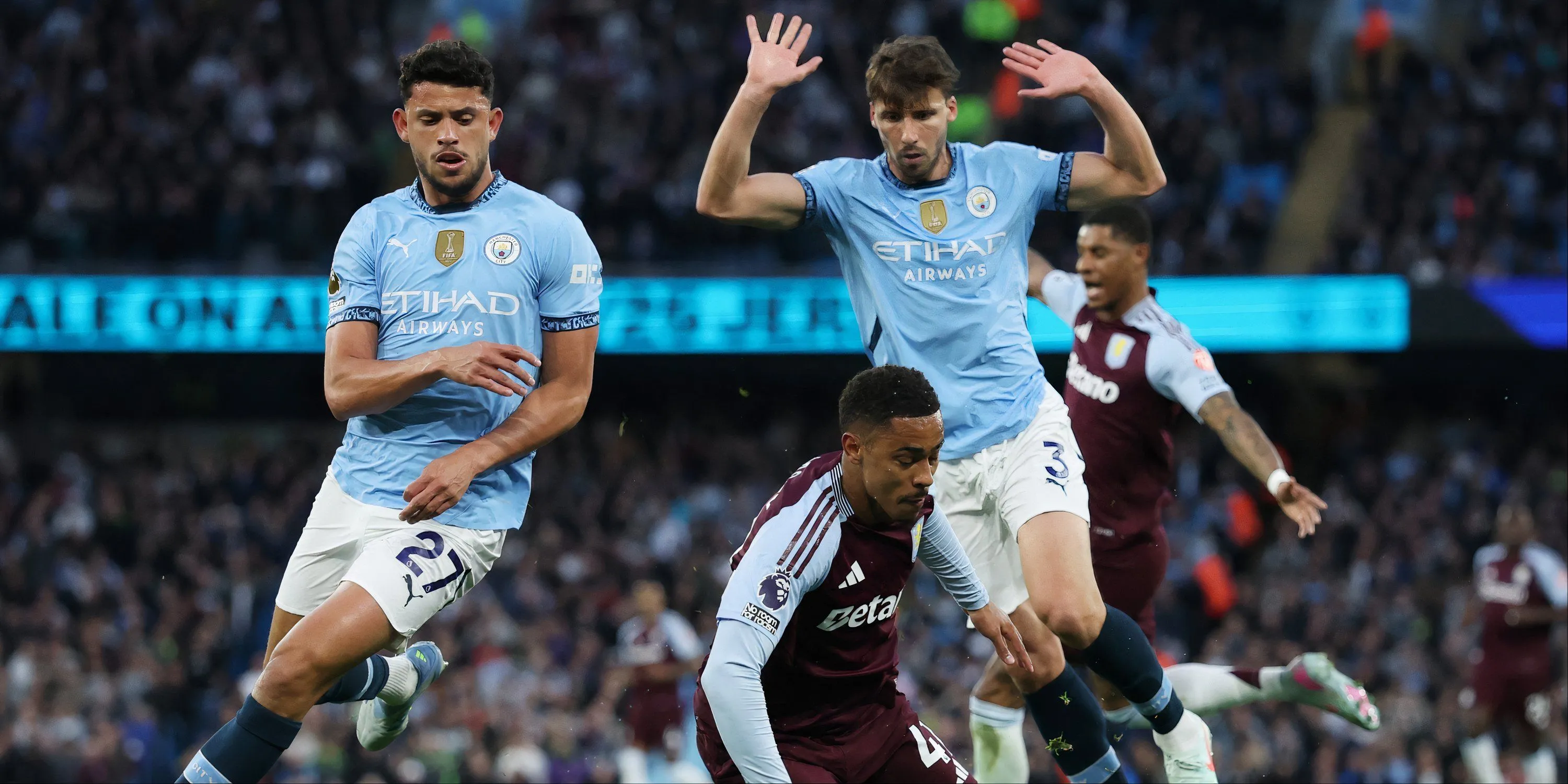 Matheus Nunes trong màu áo Man City thi đấu tại giải Ngoại hạng Anh
