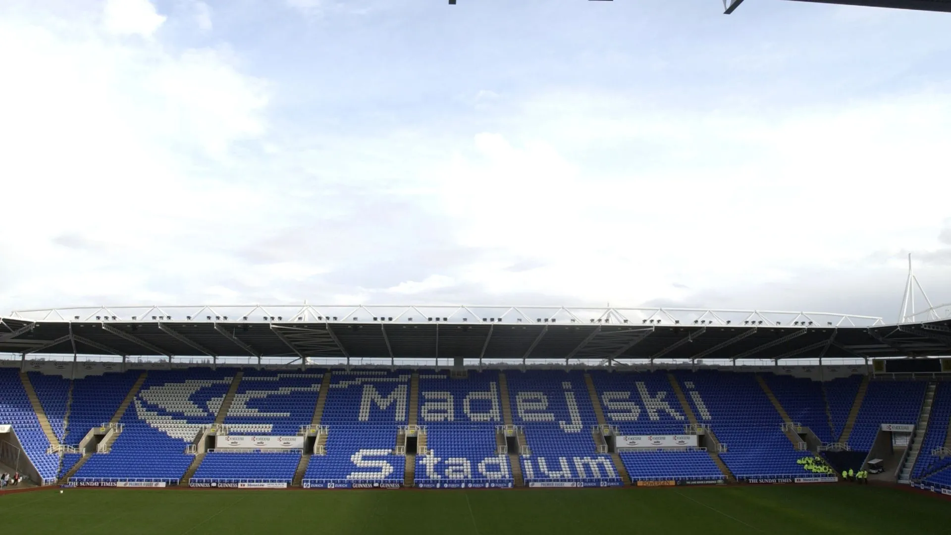 Sân vận động Madejski của Reading FC nơi Semi Ajayi có thể cập bến