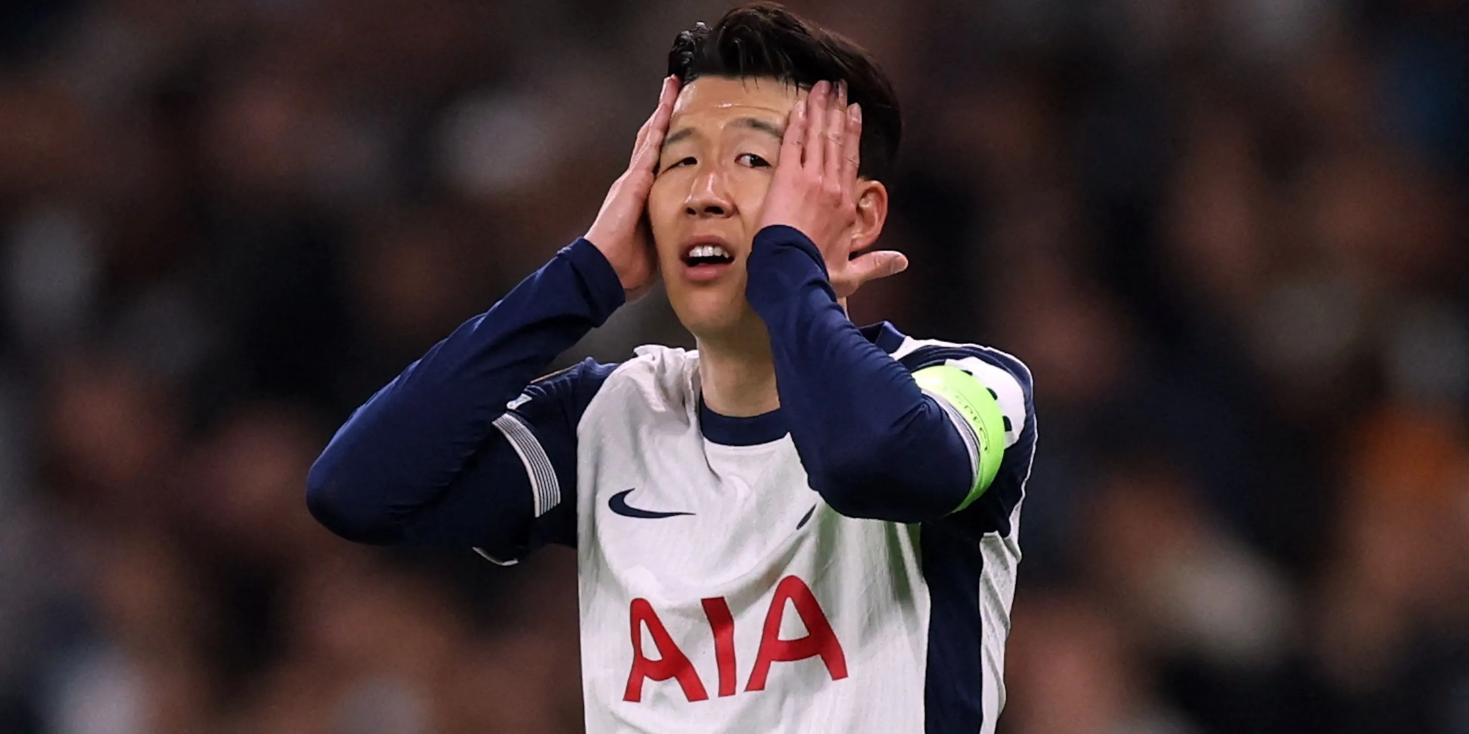 Son Heung-min thể hiện cảm xúc trong một trận đấu của Tottenham Hotspur