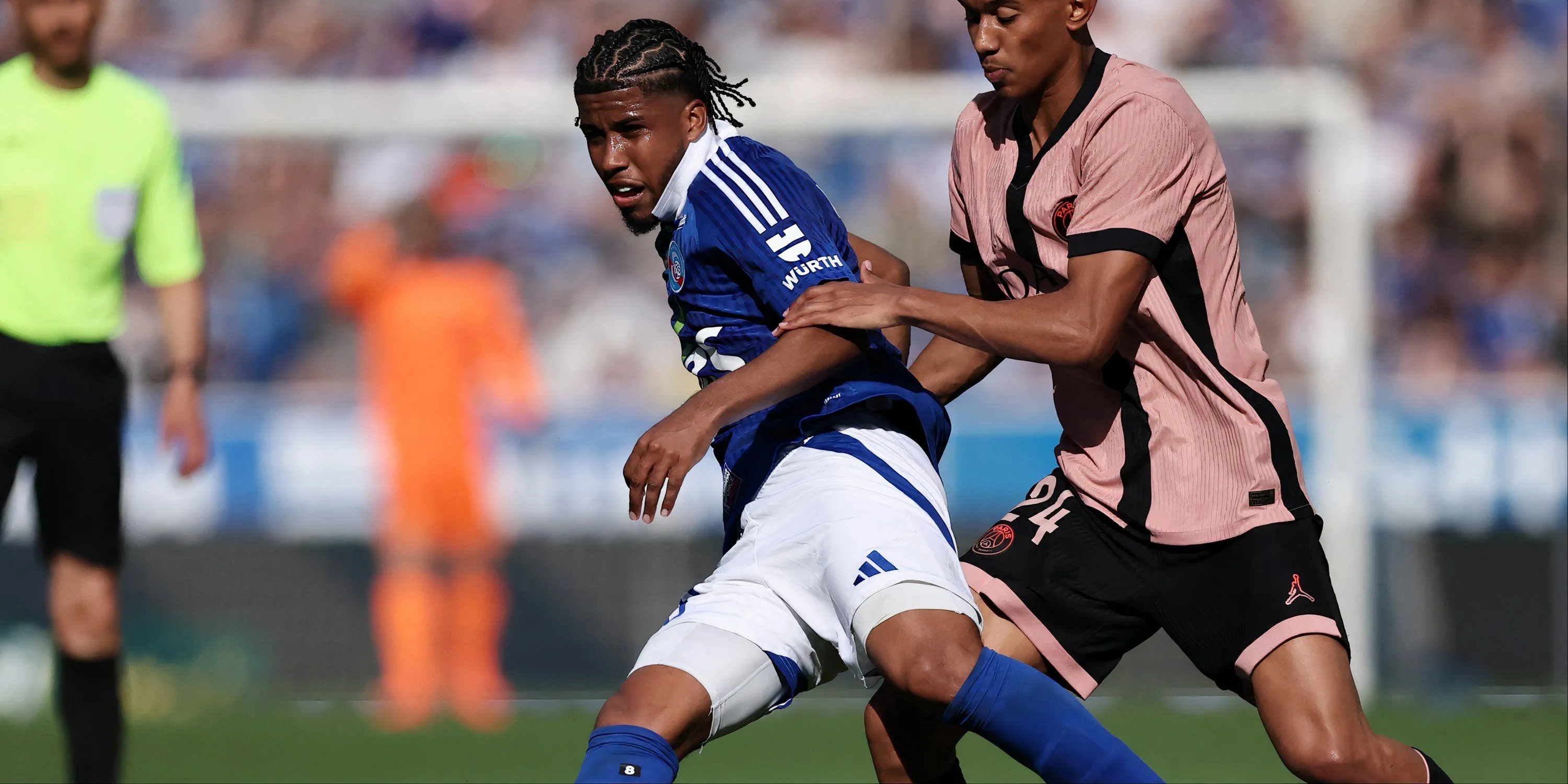 Andrey Santos trong thời gian cho mượn tại Strasbourg