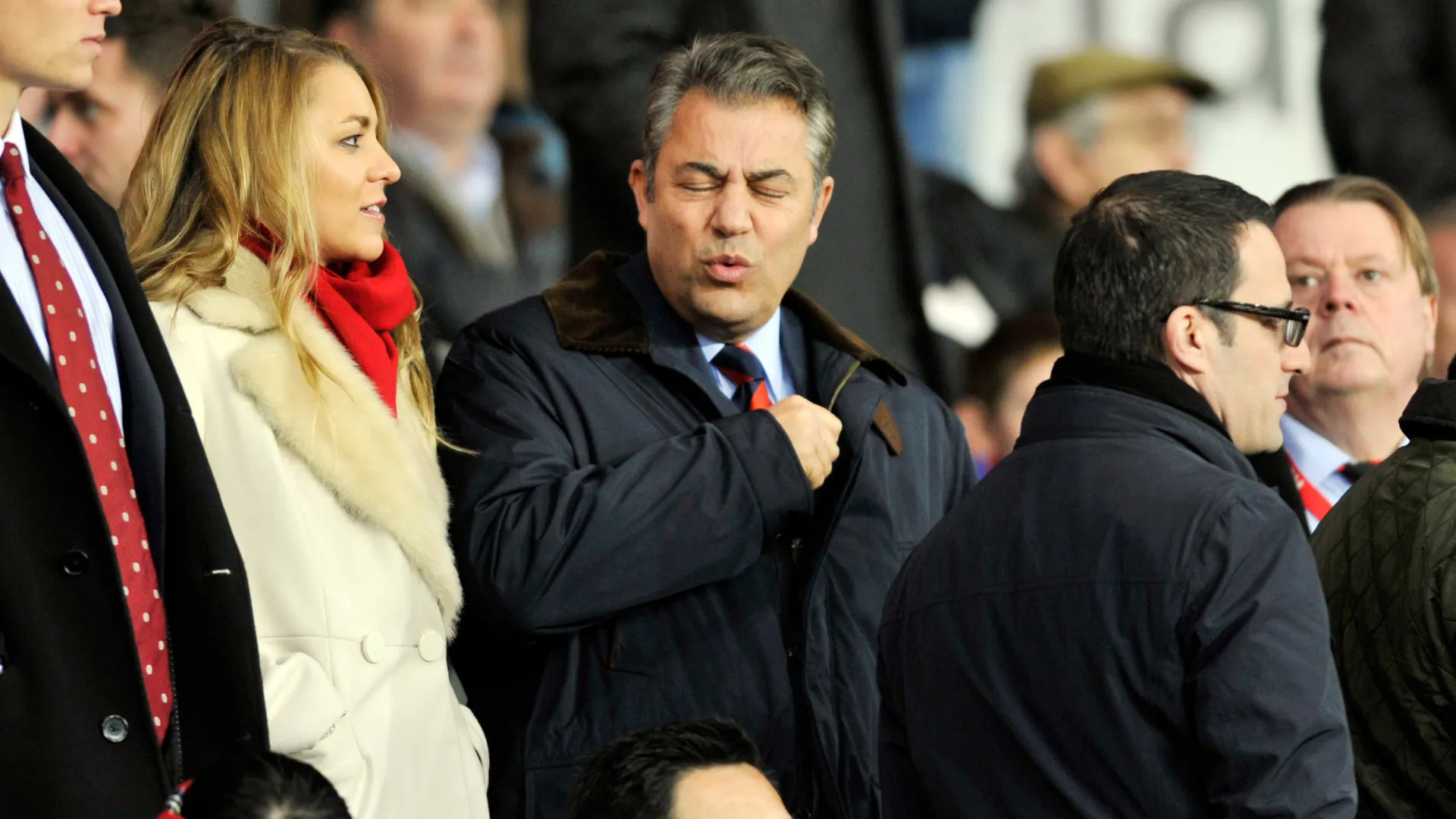Chủ tịch Cardiff City Mehmet Dalman trong giai đoạn tìm kiếm HLV mới