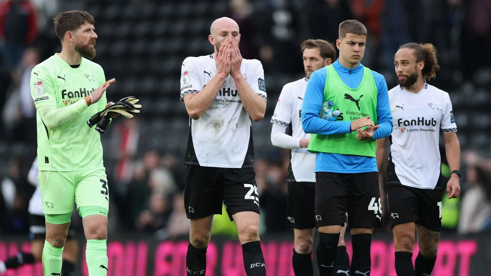 Hậu vệ Matt Clarke của Derby County.