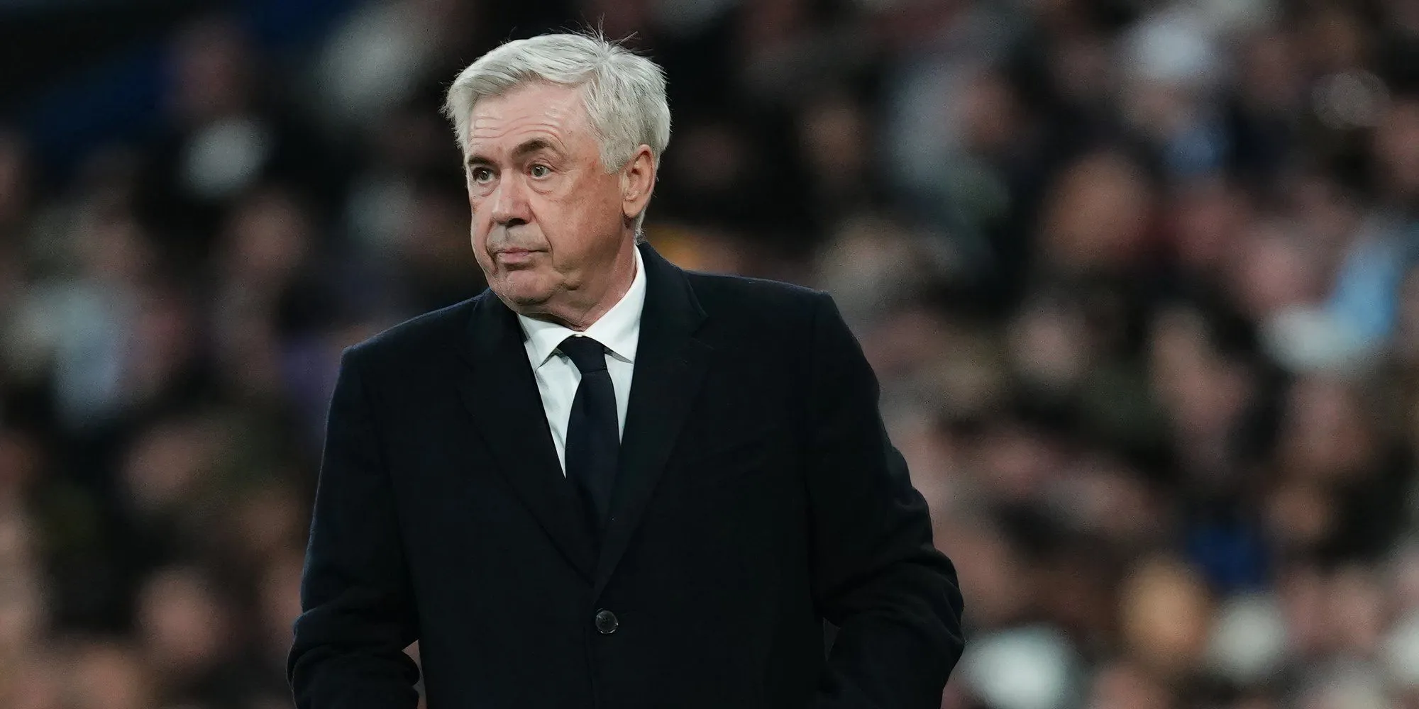 HLV Carlo Ancelotti của Real Madrid đang chỉ đạo