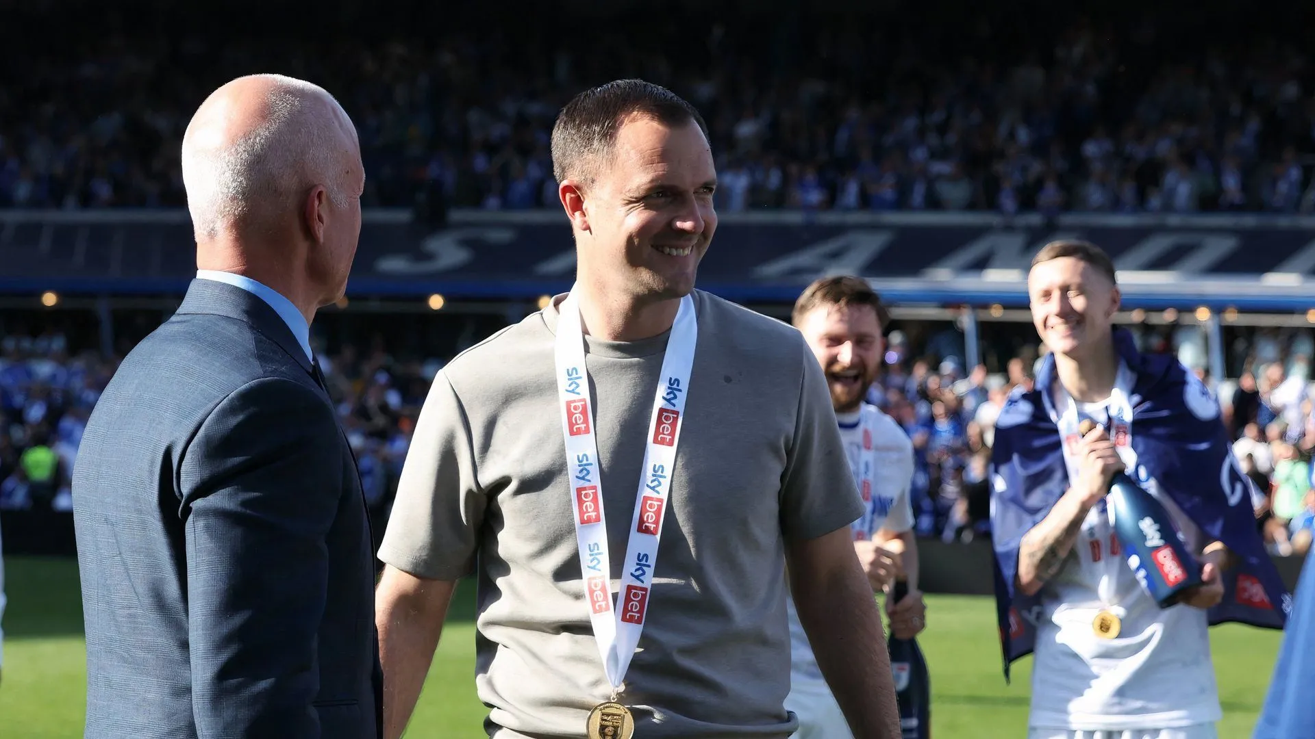 Huấn luyện viên Chris Davies của Birmingham City