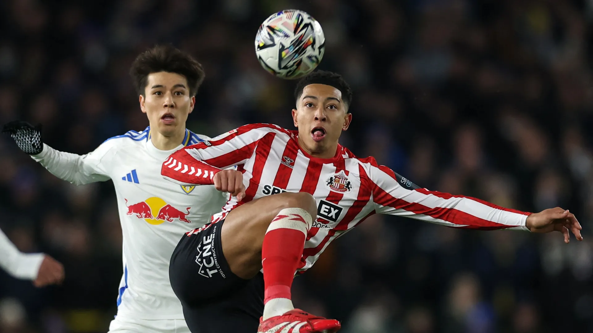 Jobe Bellingham trong màu áo Sunderland thi đấu tại Championship