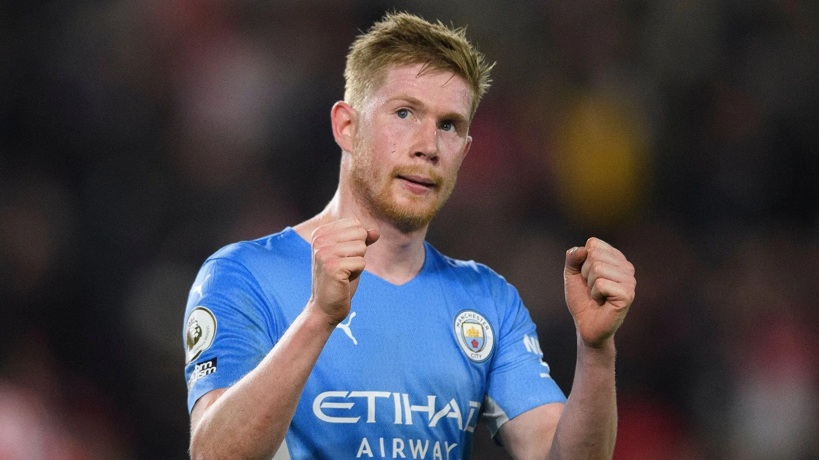 Kevin De Bruyne thi đấu cho Manchester City