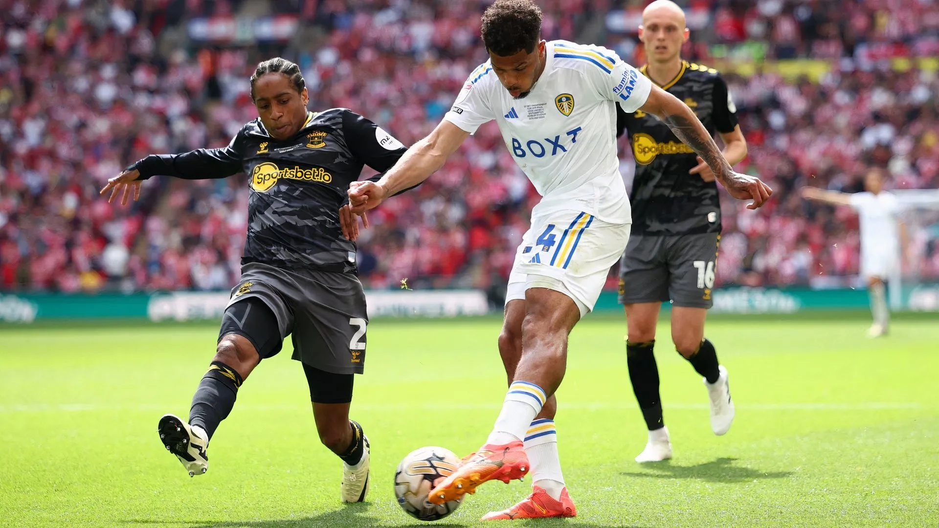 Kyle Walker-Peters trong trận đấu của Southampton, cầu thủ có thể rời đi hè 2025