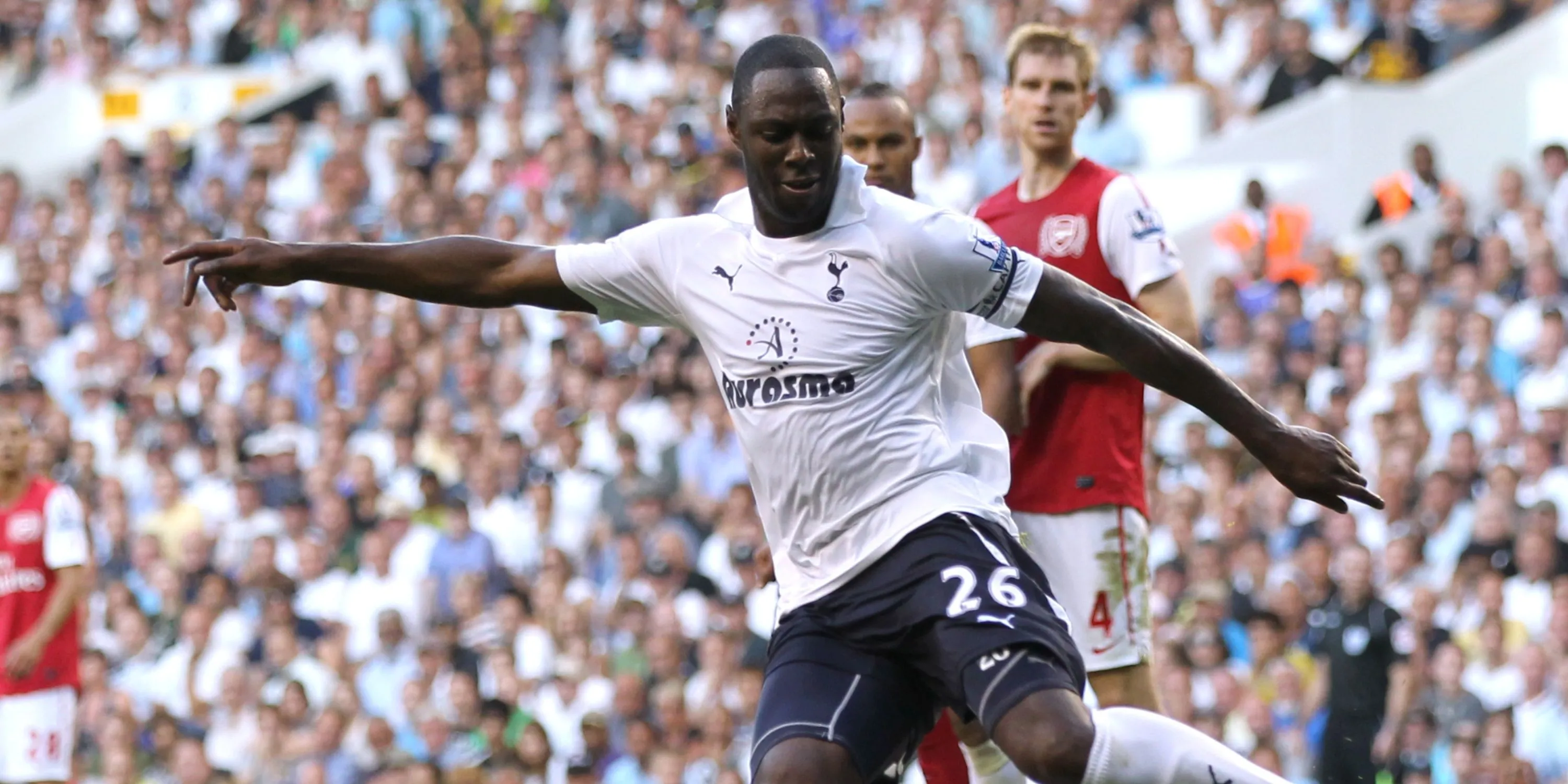 Ledley King trong màu áo Tottenham Hotspur, biểu tượng của lòng trung thành tại White Hart Lane
