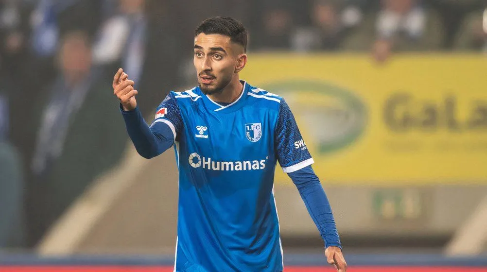 Livan Burcu, tiền vệ cánh trẻ người Đức gốc Thổ Nhĩ Kỳ, thi đấu cho Magdeburg