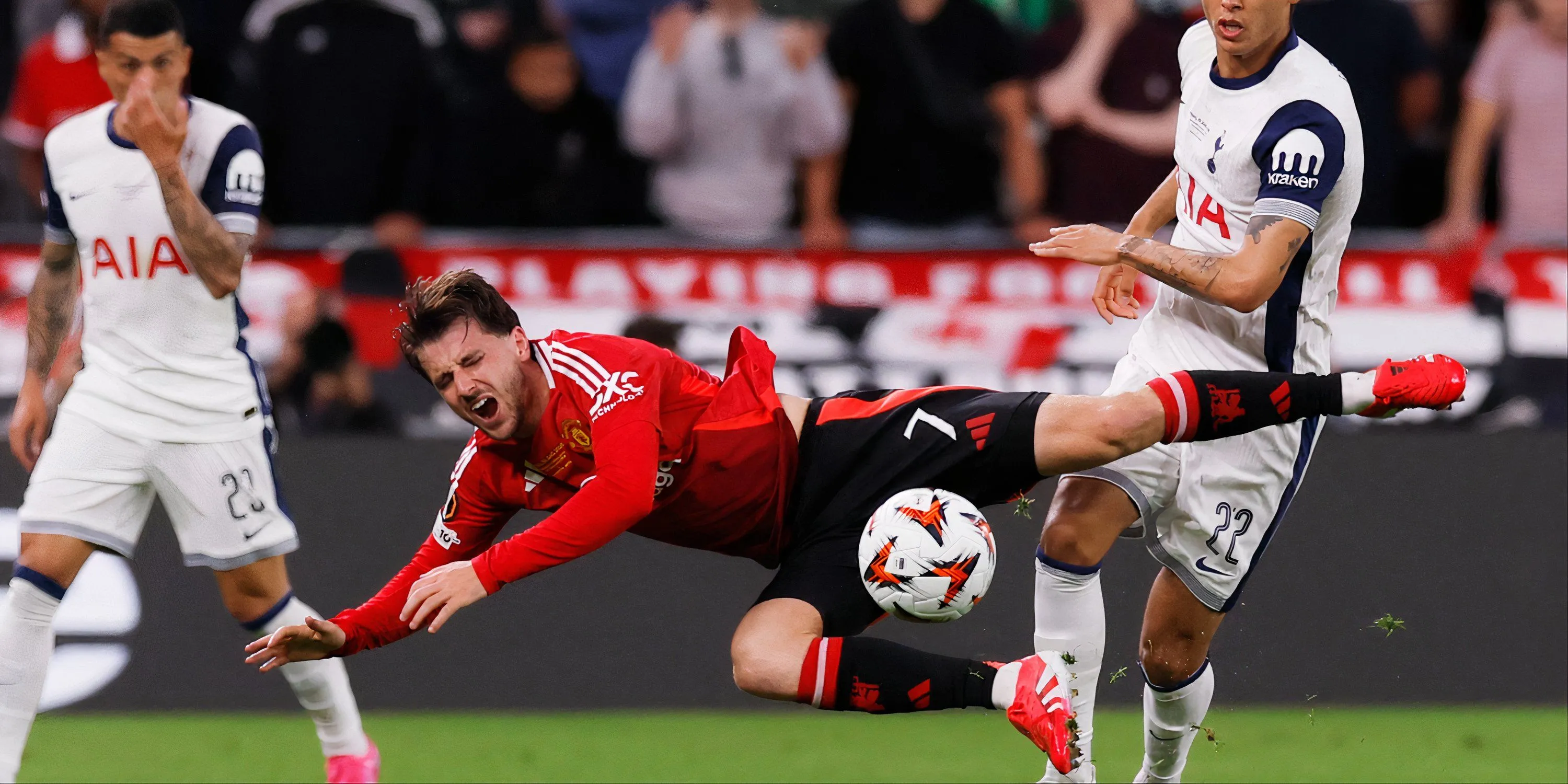 Mason Mount trong trận đấu giữa Man Utd và Tottenham