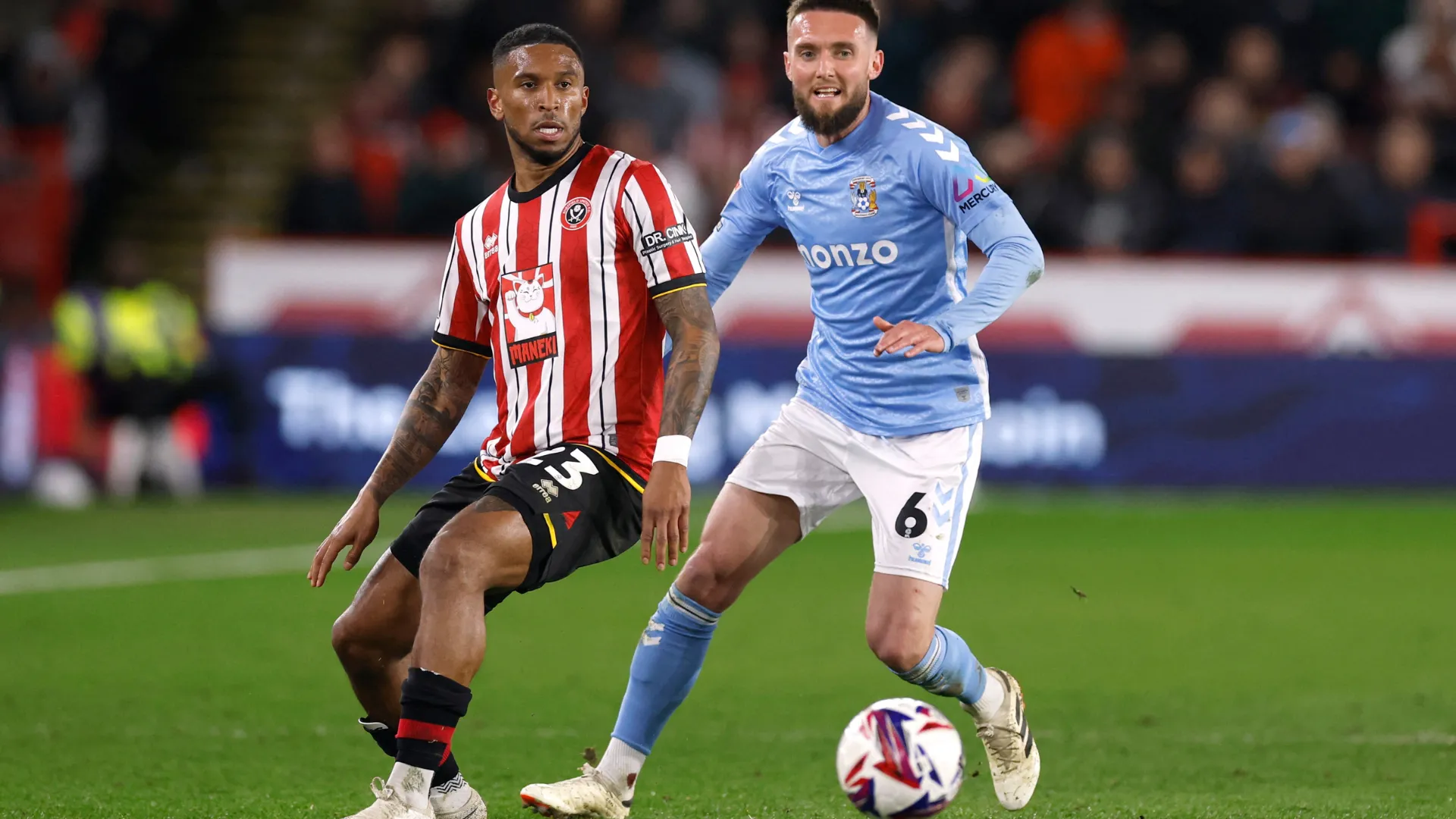 Matt Grimes trong màu áo Coventry City thi đấu tại Championship
