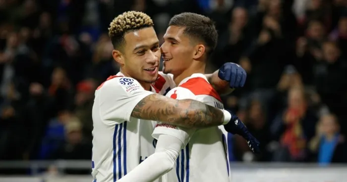 Memphis Depay trong màu áo Olympique Lyon.