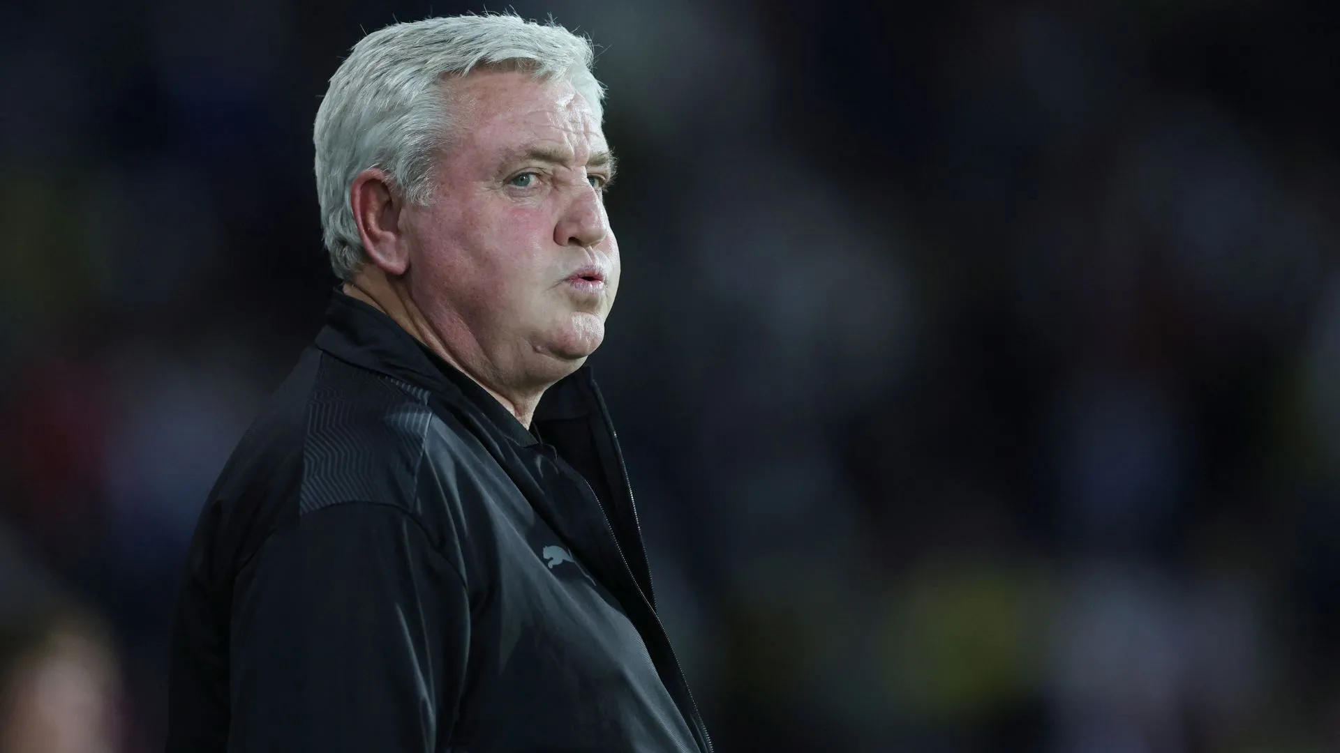 Steve Bruce, huấn luyện viên trưởng Blackpool, bày tỏ sự thất vọng.