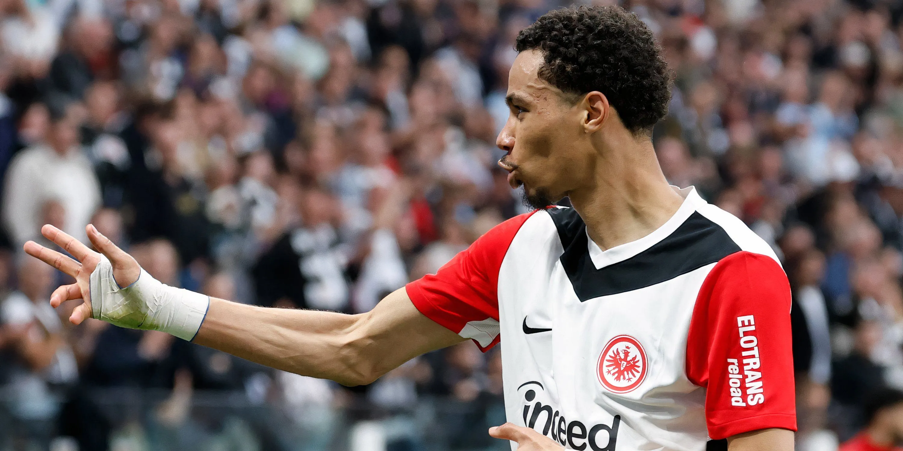 Tiền đạo Hugo Ekitike của Frankfurt