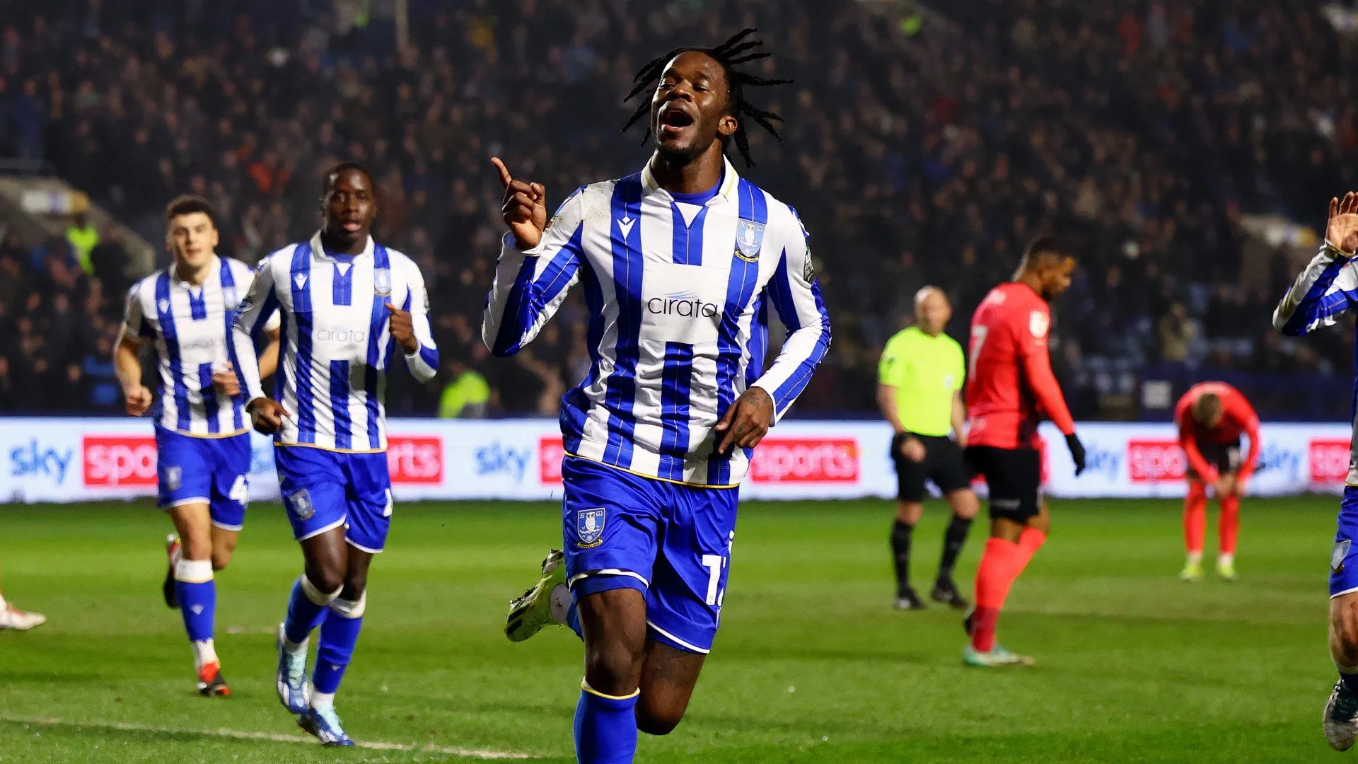 Tiền đạo Ike Ugbo trong màu áo Sheffield Wednesday