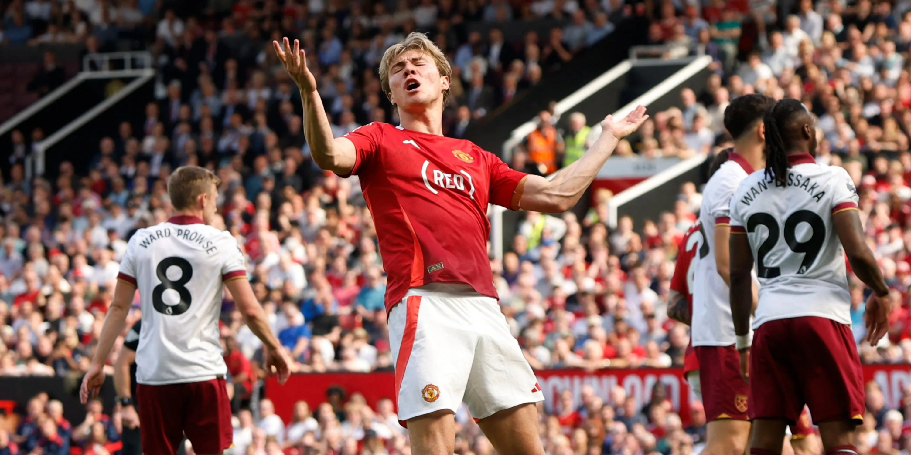 Tiền đạo Rasmus Hojlund trong màu áo Manchester United