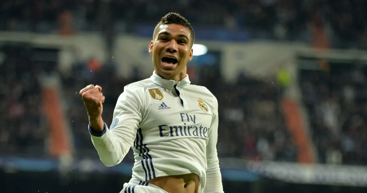 Tiền vệ Casemiro thi đấu cho Real Madrid, người đóng vai trò trụ cột sau khi trở lại từ Porto