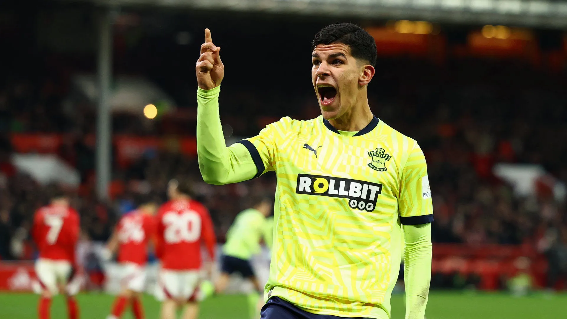 Tiền vệ Mateus Fernandes chia sẻ về tương lai và tin đồn chuyển nhượng tại Southampton