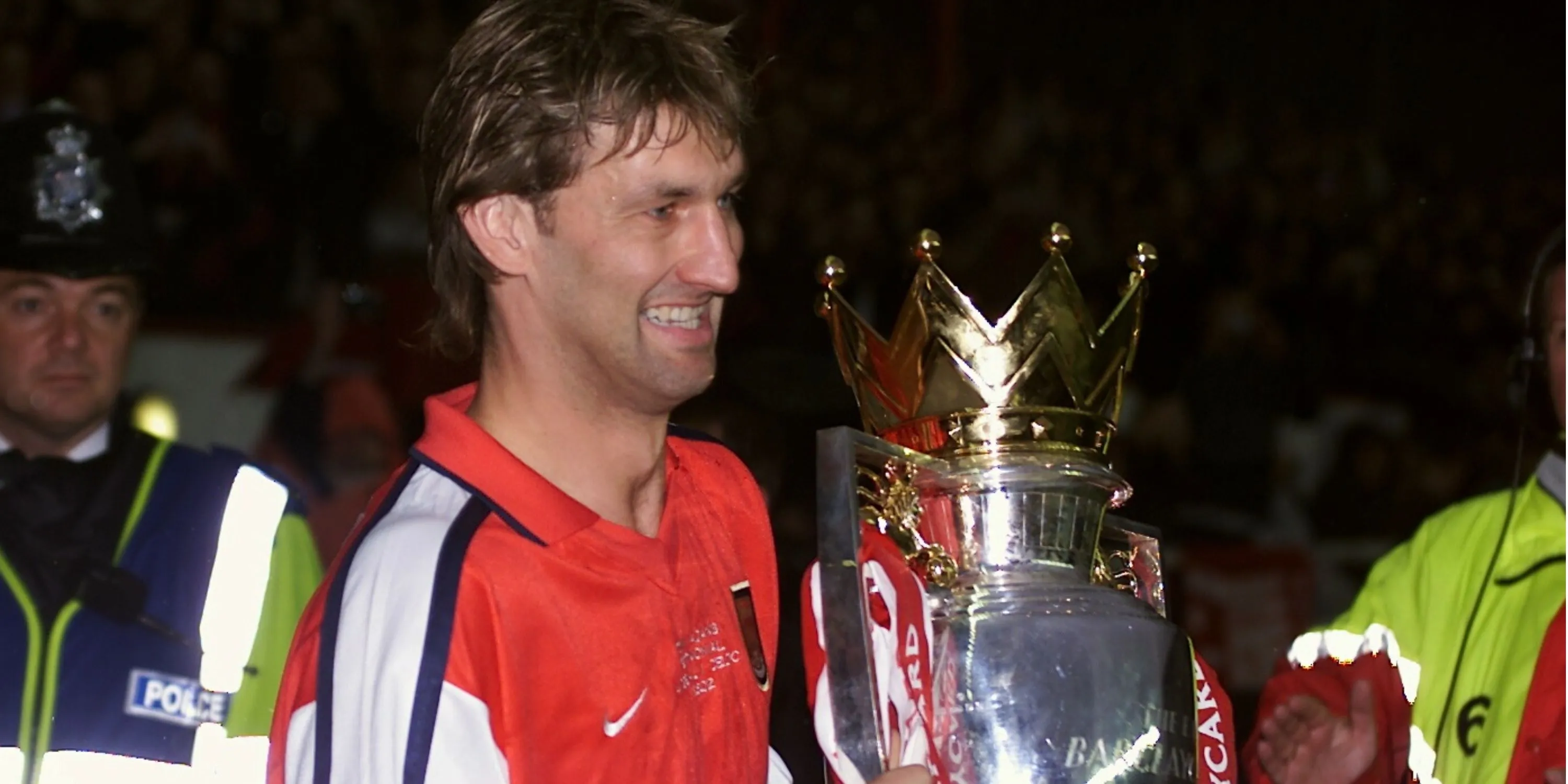 Tony Adams, biểu tượng và đội trưởng Arsenal