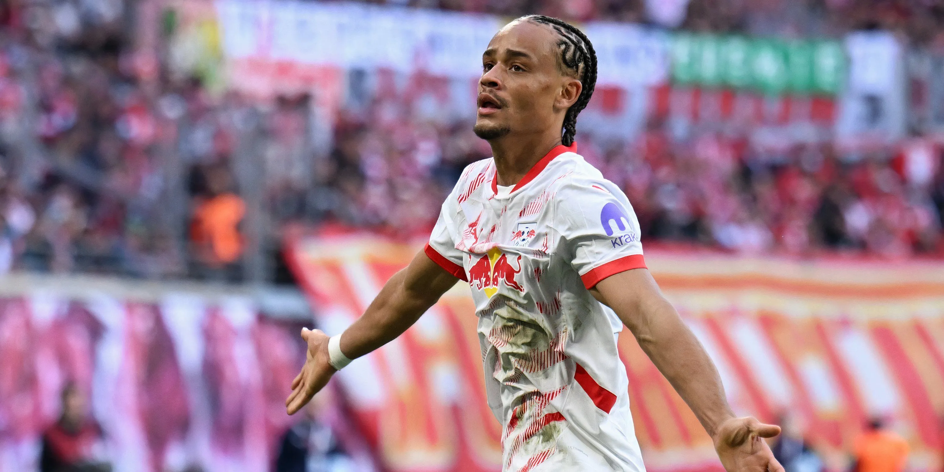Xavi Simons ăn mừng trong màu áo RB Leipzig