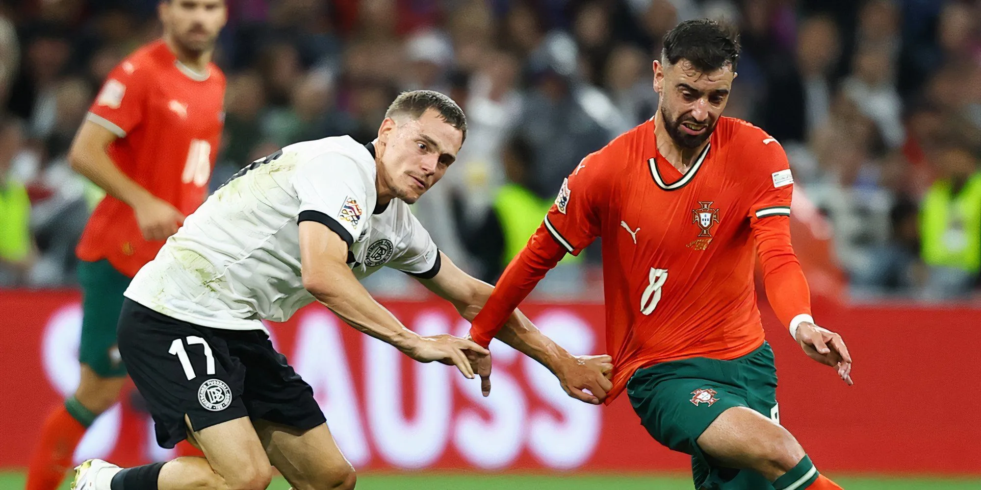 Florian Wirtz và Bruno Fernandes lời qua tiếng lại trong trận Đức gặp Bồ Đào Nha