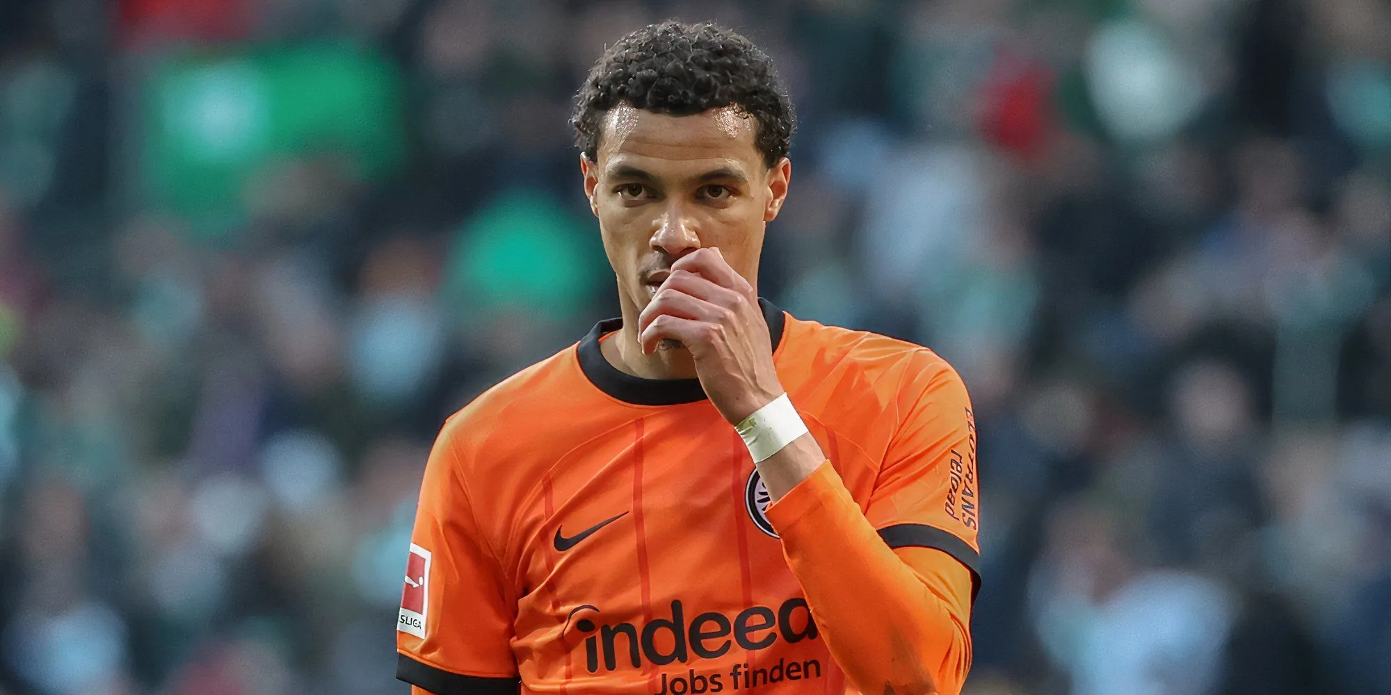 Hugo Ekitike trong màu áo Eintracht Frankfurt tại Bundesliga