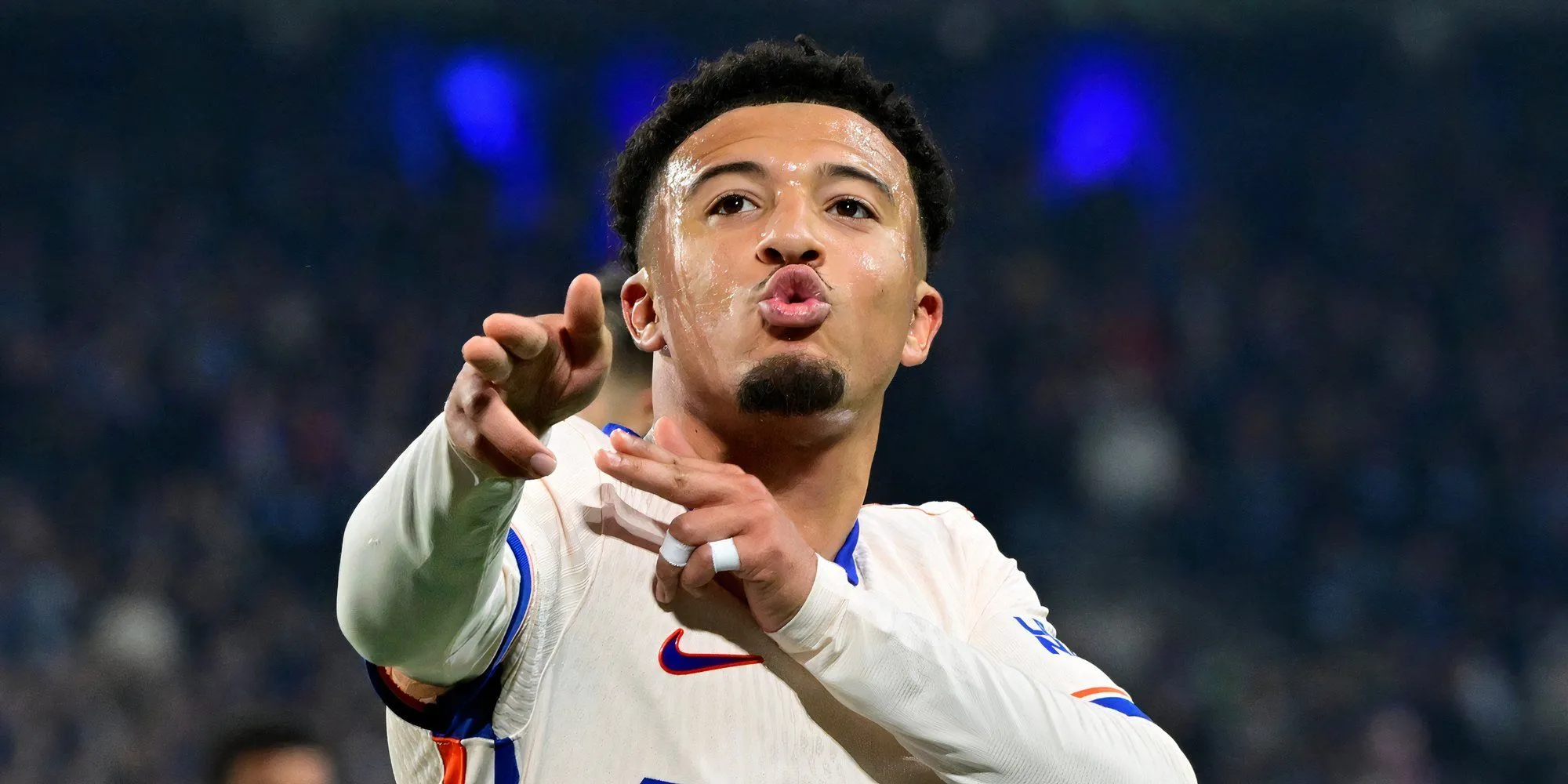 Jadon Sancho, cầu thủ đang được đồn đoán chuyển nhượng sang Aston Villa