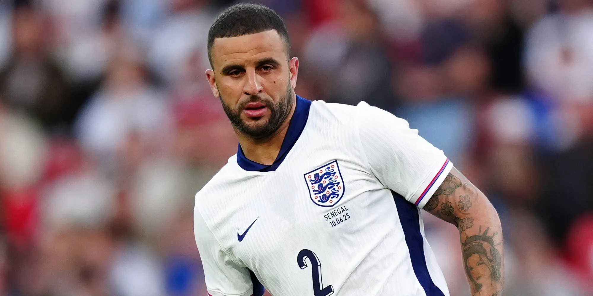Kyle Walker trong màu áo đội tuyển Anh, cầu thủ đang được Wolves và Everton nhắm đến