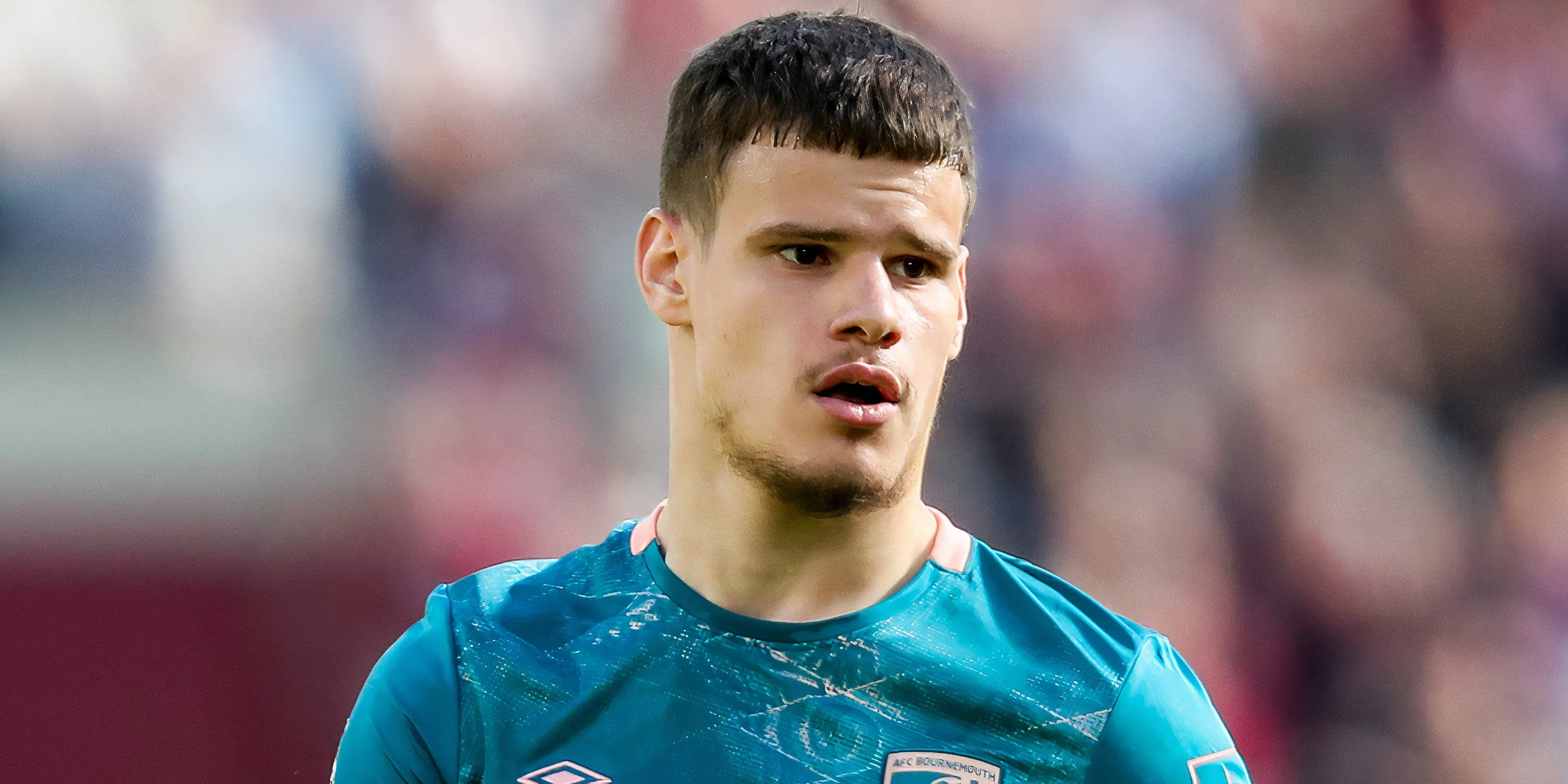Milos Kerkez thi đấu cho Bournemouth tại Premier League