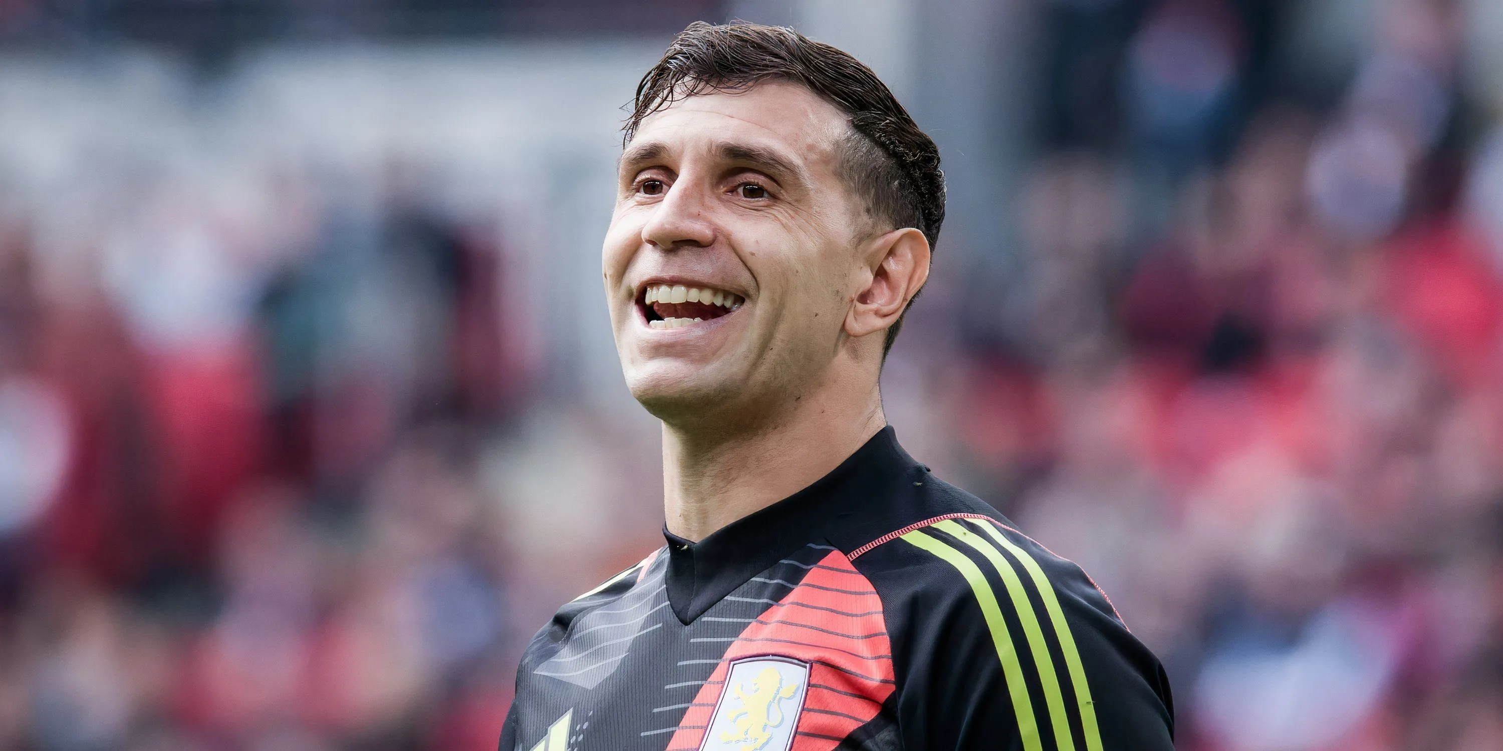 Thủ môn Emiliano Martinez trong màu áo Aston Villa thi đấu