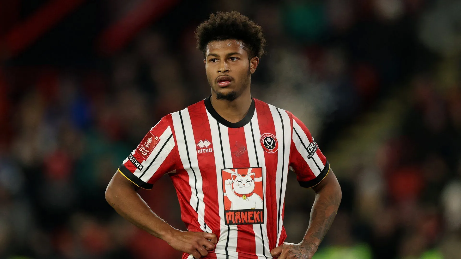 Tiền đạo Rhian Brewster trong màu áo Sheffield United trên sân