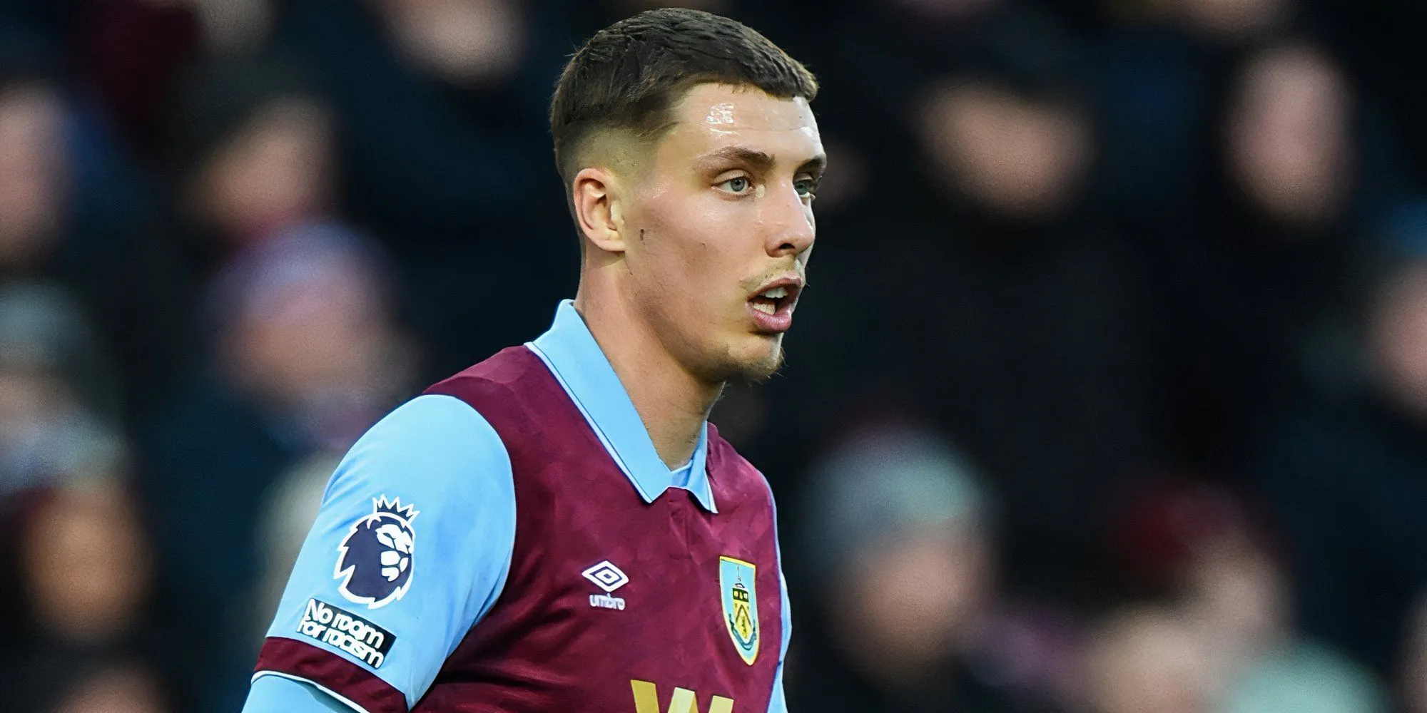 Trung vệ Maxime Esteve trong màu áo Burnley