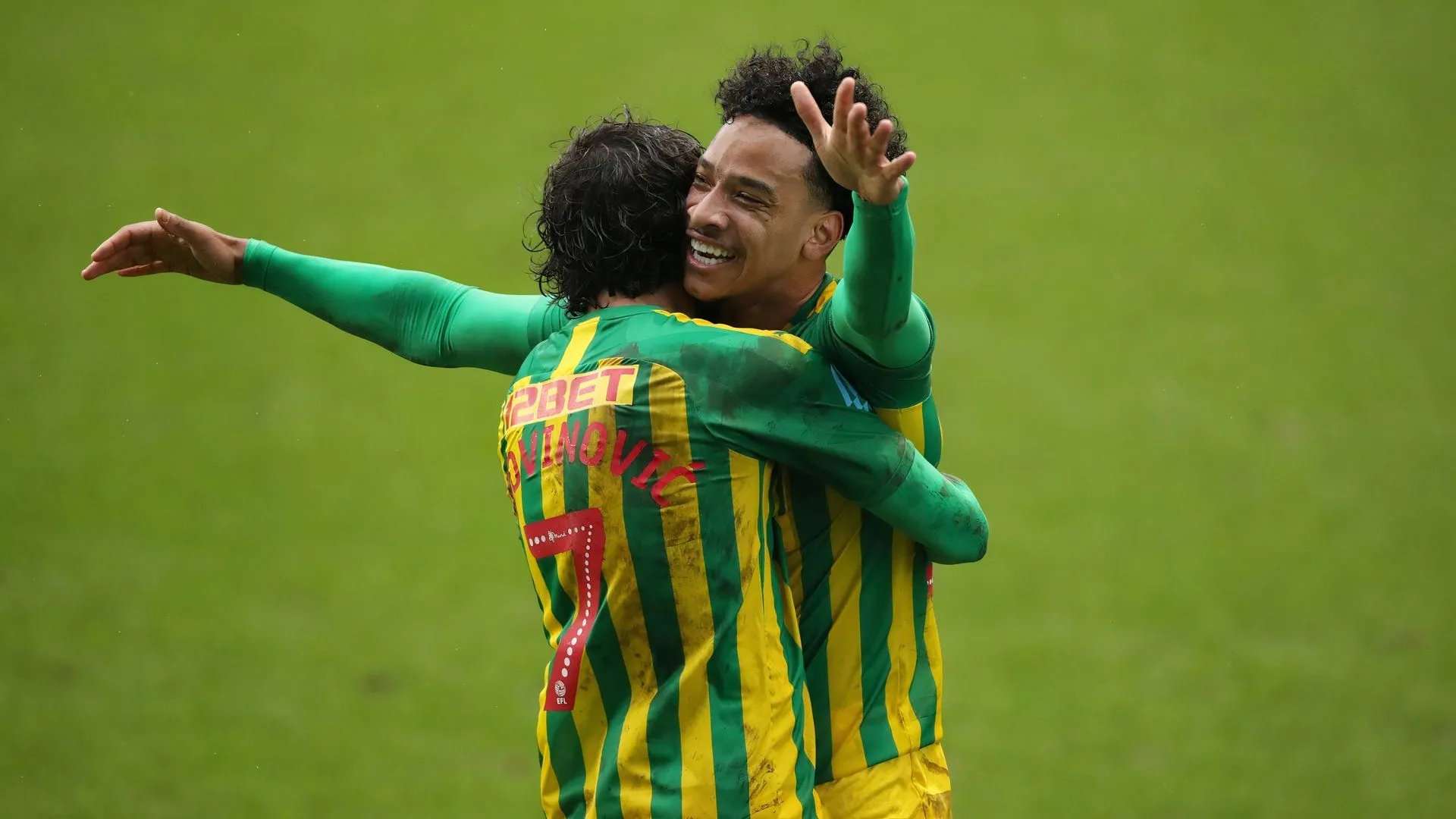 Cầu thủ Matheus Pereira trong màu áo West Bromwich Albion, biểu tượng của sự thăng hạng Premier League