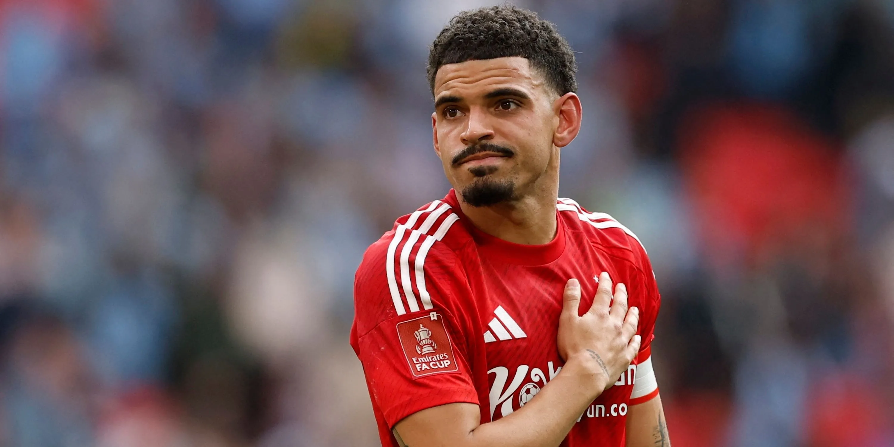 Cầu thủ Morgan Gibbs-White của Nottingham Forest sau khi ký hợp đồng mới, bỏ qua Tottenham.