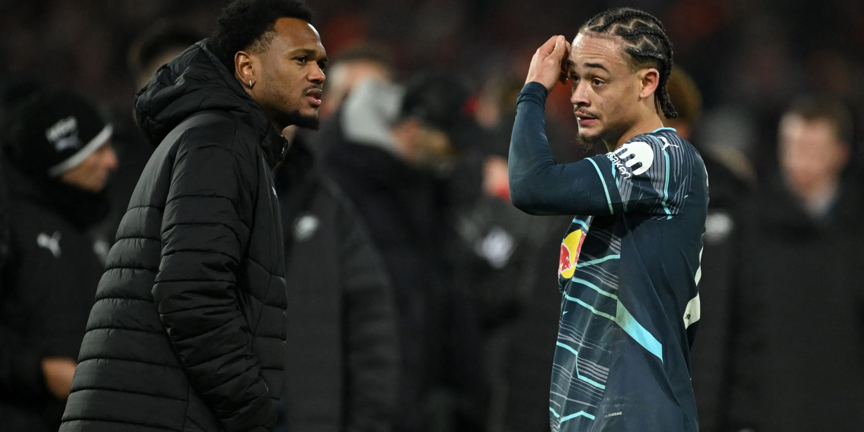 Cầu thủ RB Leipzig trong trận đấu, tượng trưng cho những tài năng trẻ mà Chelsea đang nhắm tới như Xavi Simons.