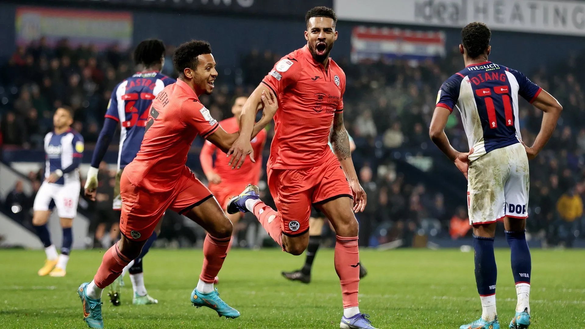 Hậu vệ Cyrus Christie trong màu áo Swansea City, gương mặt kinh nghiệm cho Stoke City
